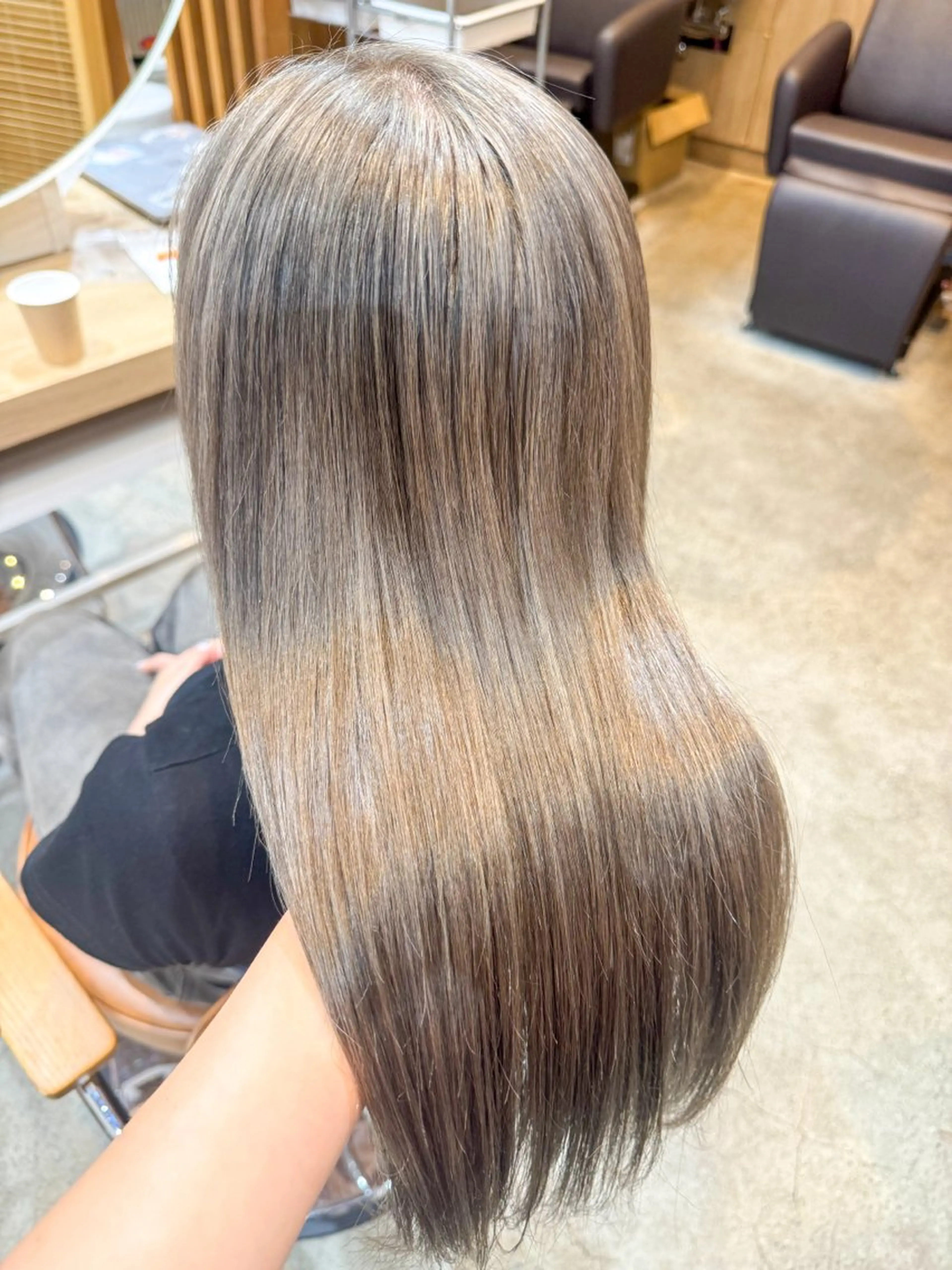 セミロング カラー ベージュカラー ブリーチ ボルドーカラー ケアブリーチ ケアカラー 🫧艶カラー/ダブル カラー♡/桜🌸のヘアスタイル