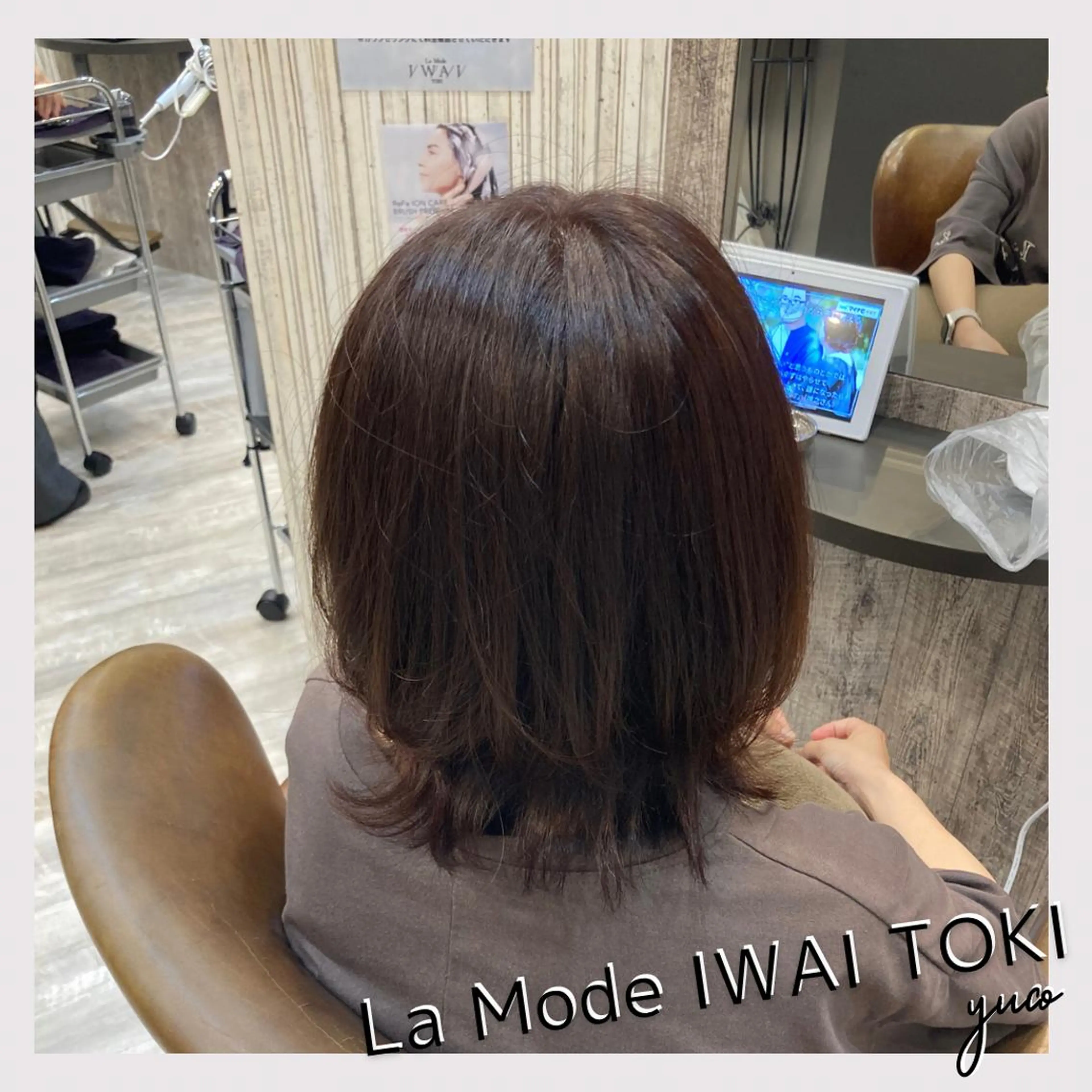 ミディアム カラー 加藤 優子のヘアスタイル