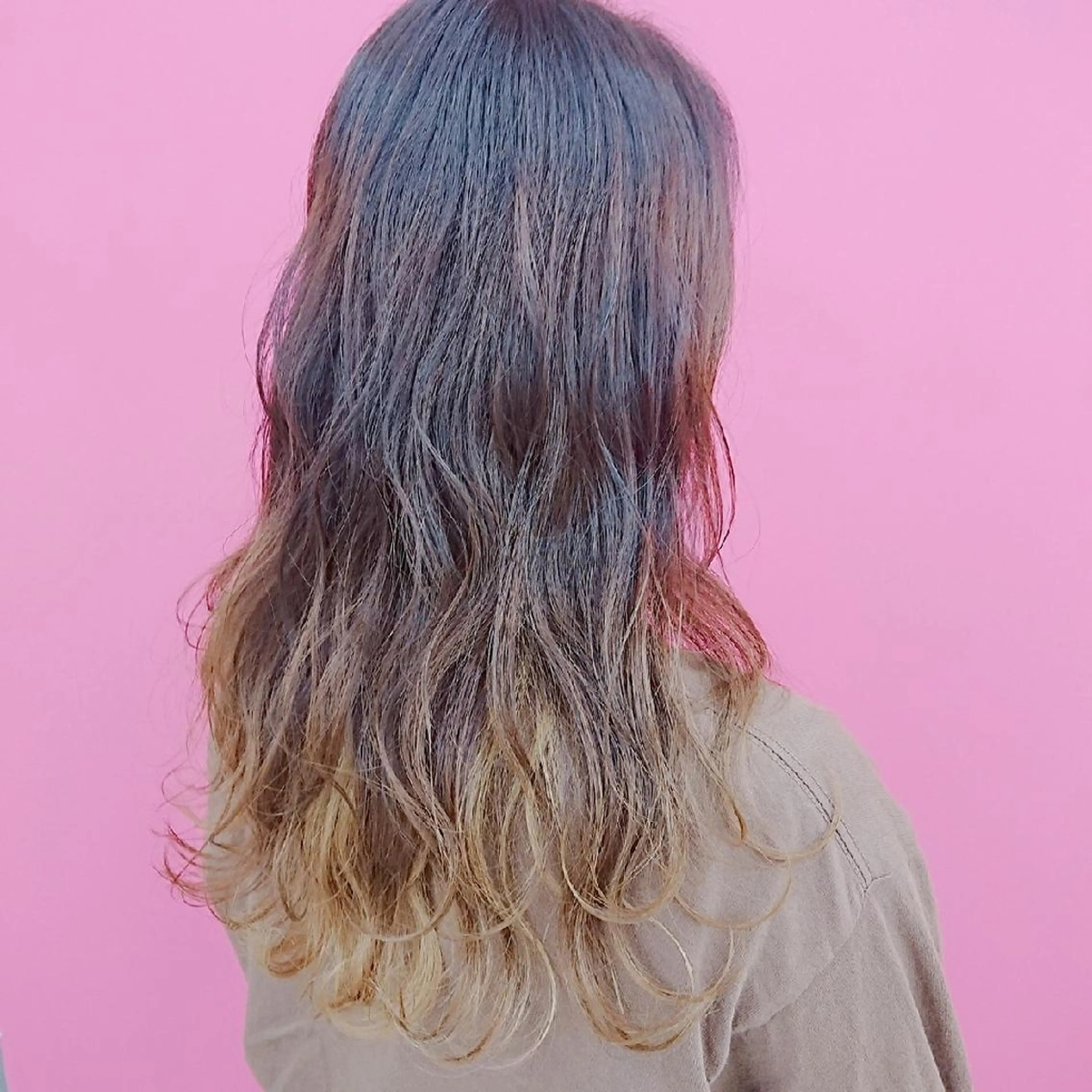 ロング カラー グラデーションカラー 艶髪サラサラカラー 🌈前原健吾のヘアスタイル