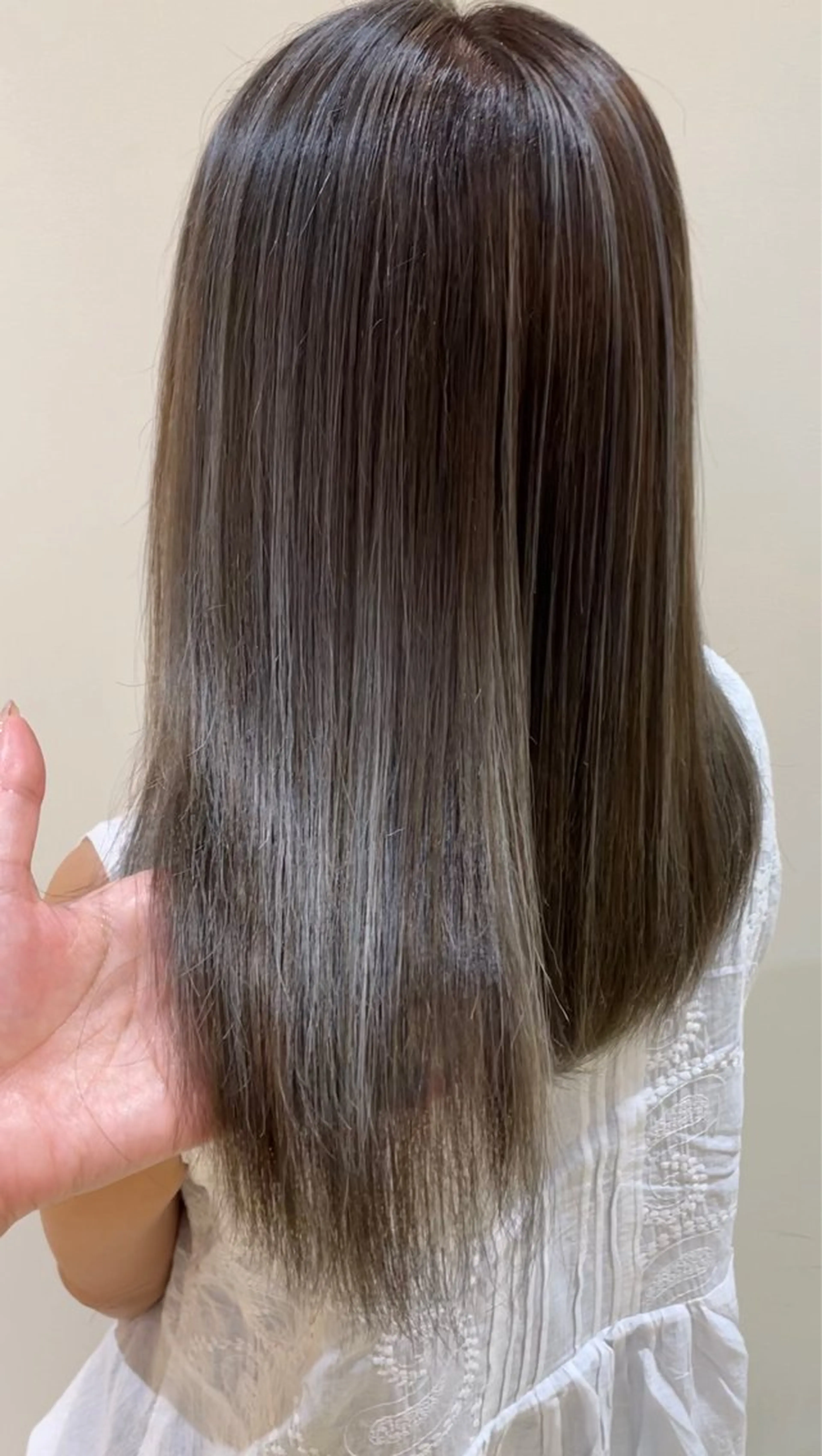 ミディアム 池田 早穂のヘアスタイル