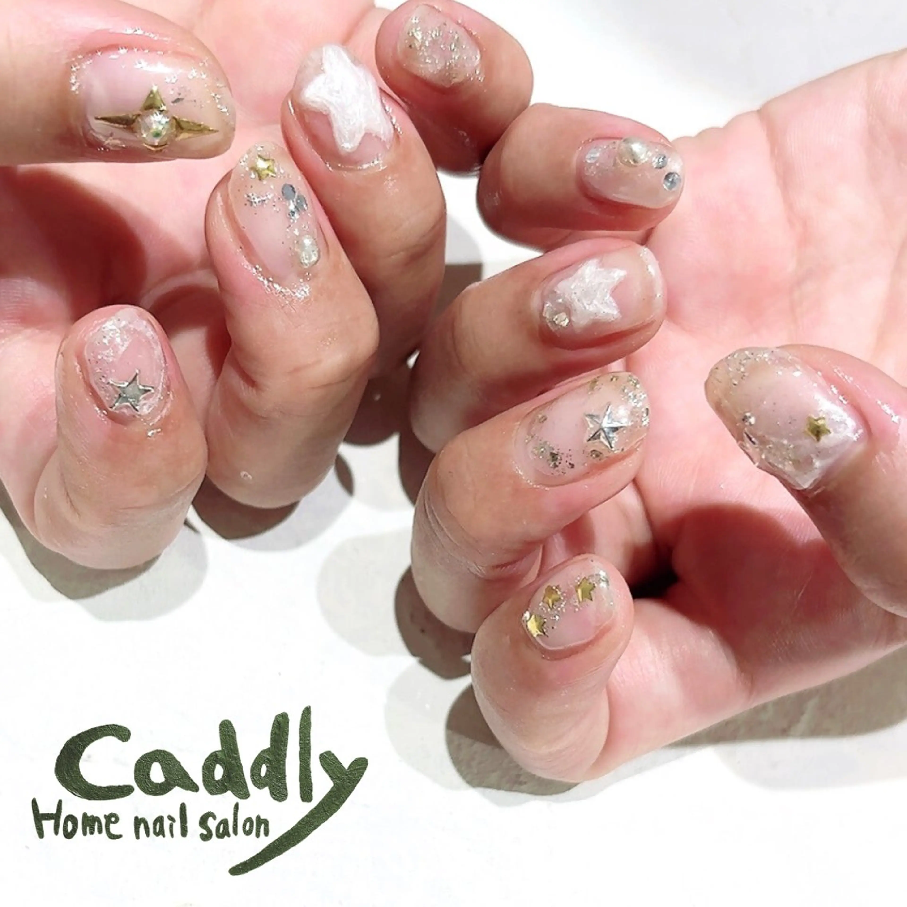 ネイル ニュアンスネイル caddly naoのネイルデザイン