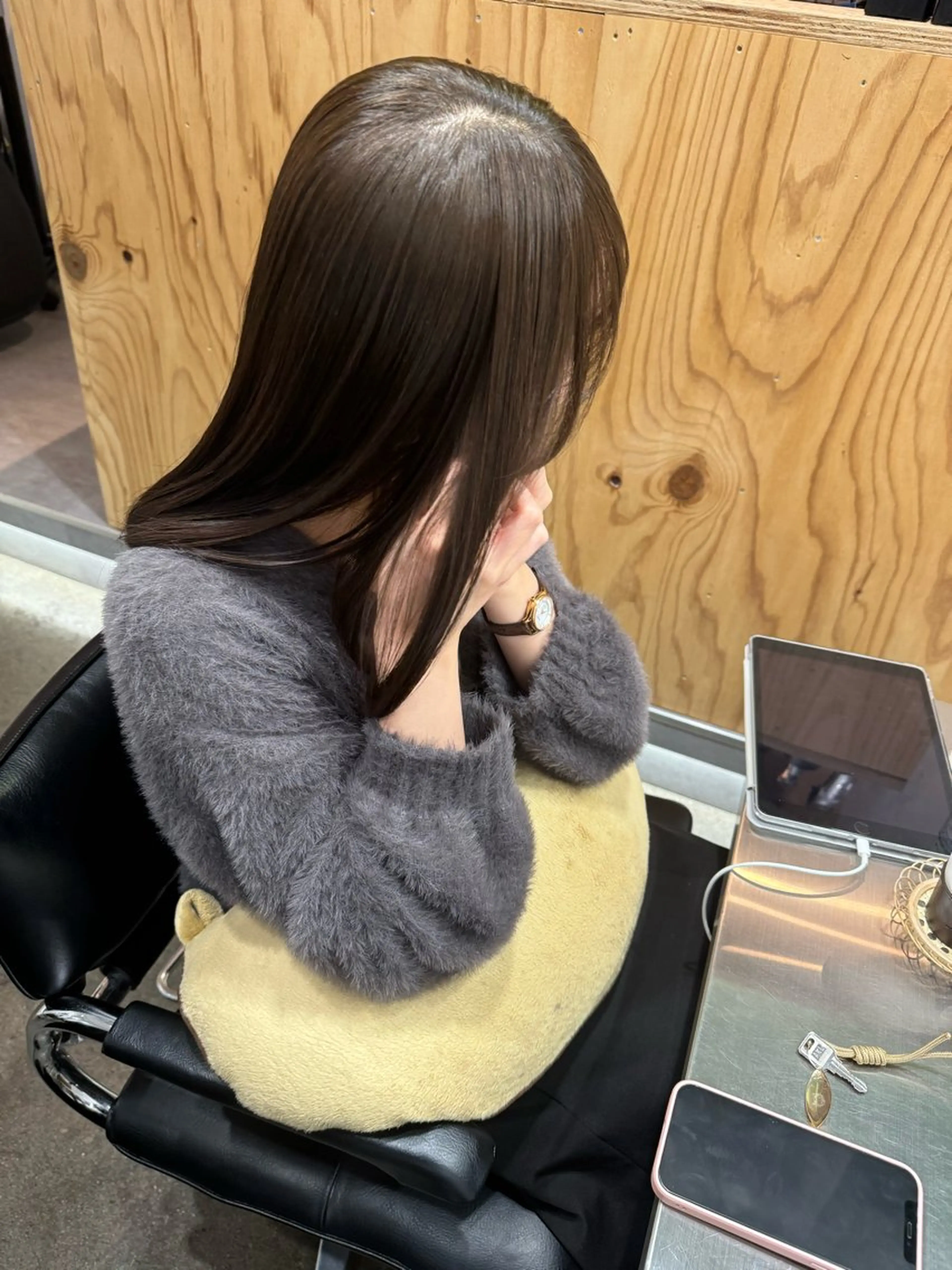 ミディアム カラー ベージュカラー ブリーチ 透明感カラー ブリーチなしカラー オリーブベージュ 新宿 似合わせカラー HINAのヘアスタイル