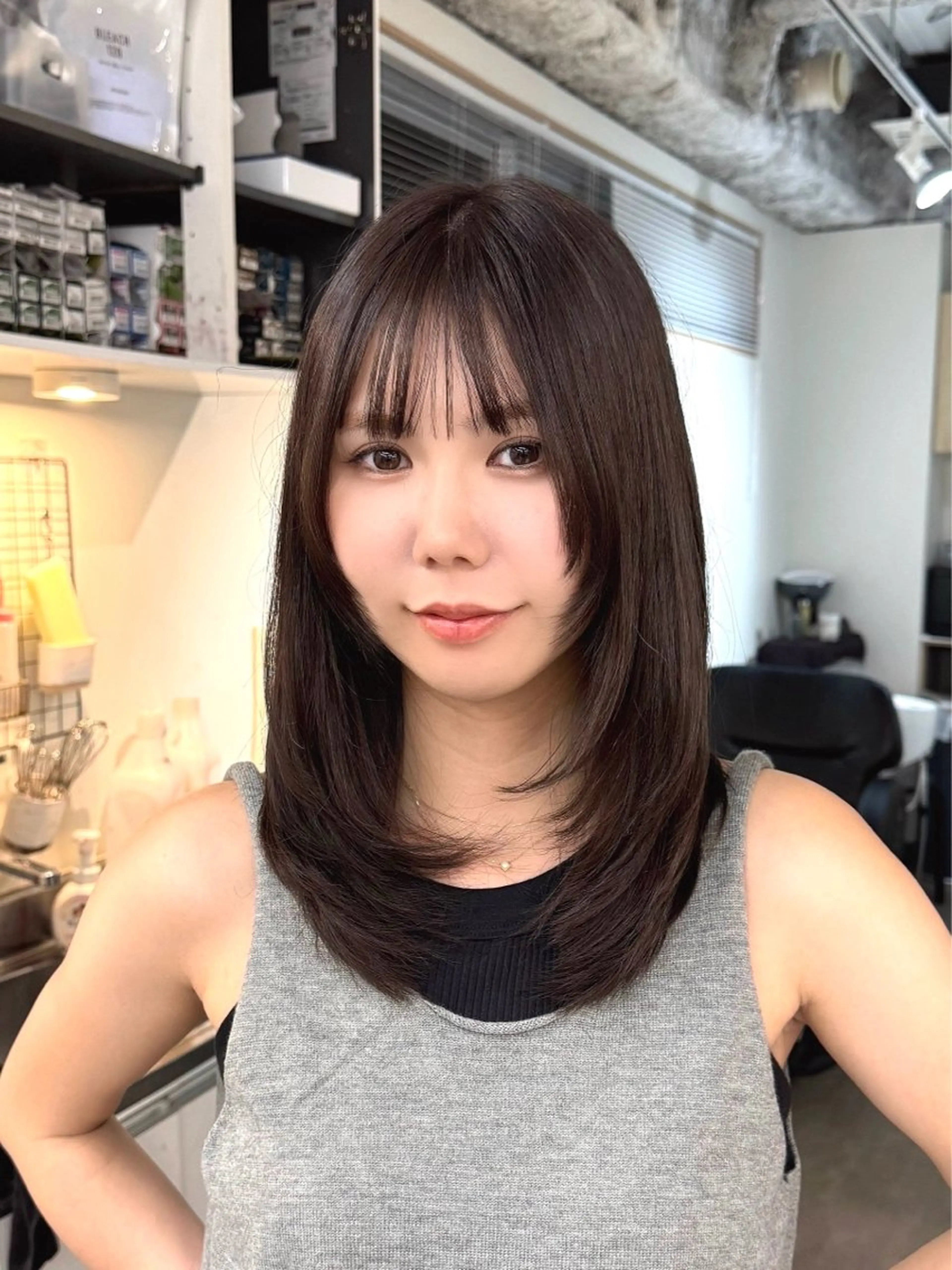 ミディアム カラー ブラウンカラー ショコラブラウン レイヤーカット チヒョ🦋 韓国hair🇰🇷のヘアスタイル