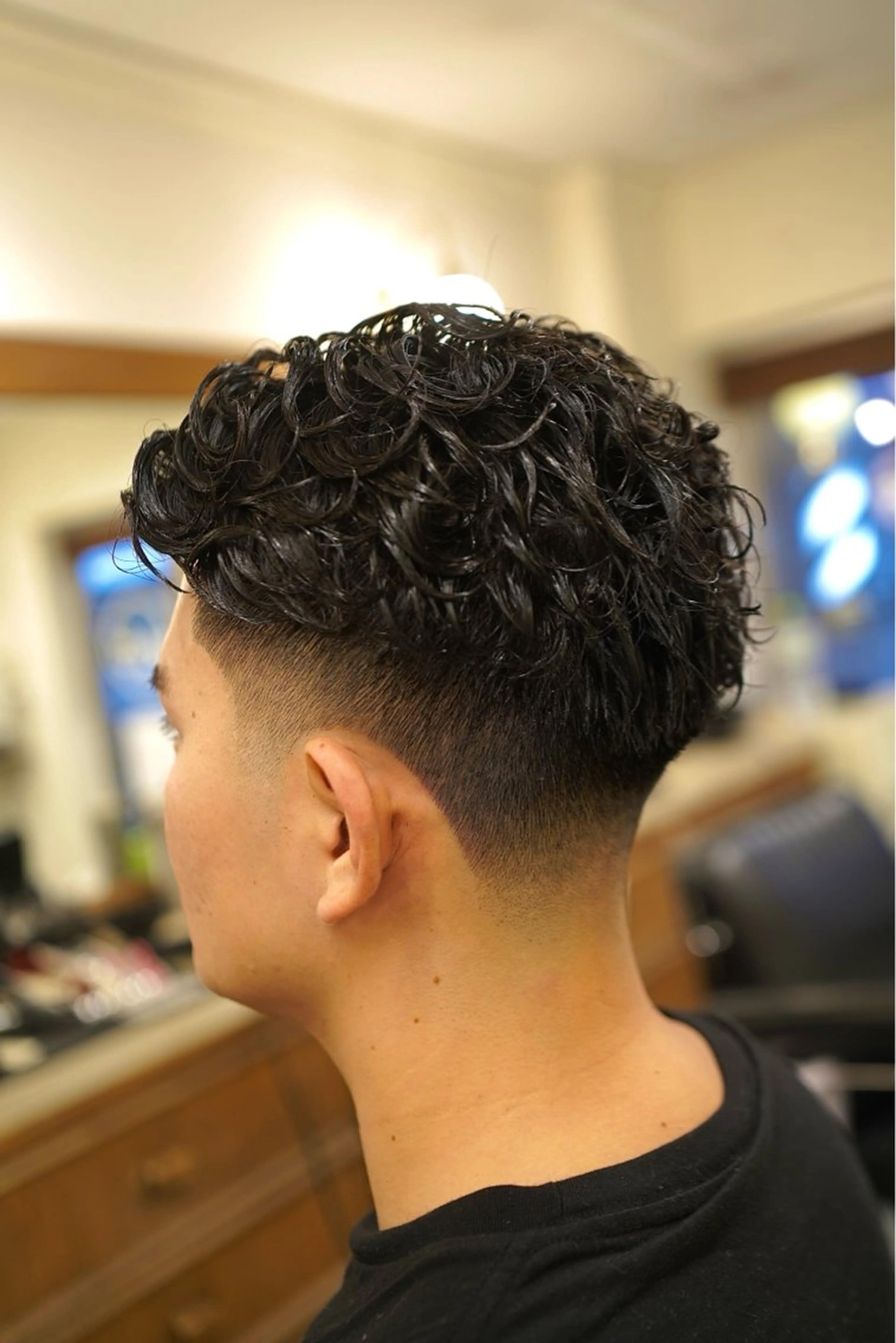 ショート パーマ メンズ フェードカット メンズパーマ カット パーマ 吉祥寺バーバー takumiのヘアスタイル
