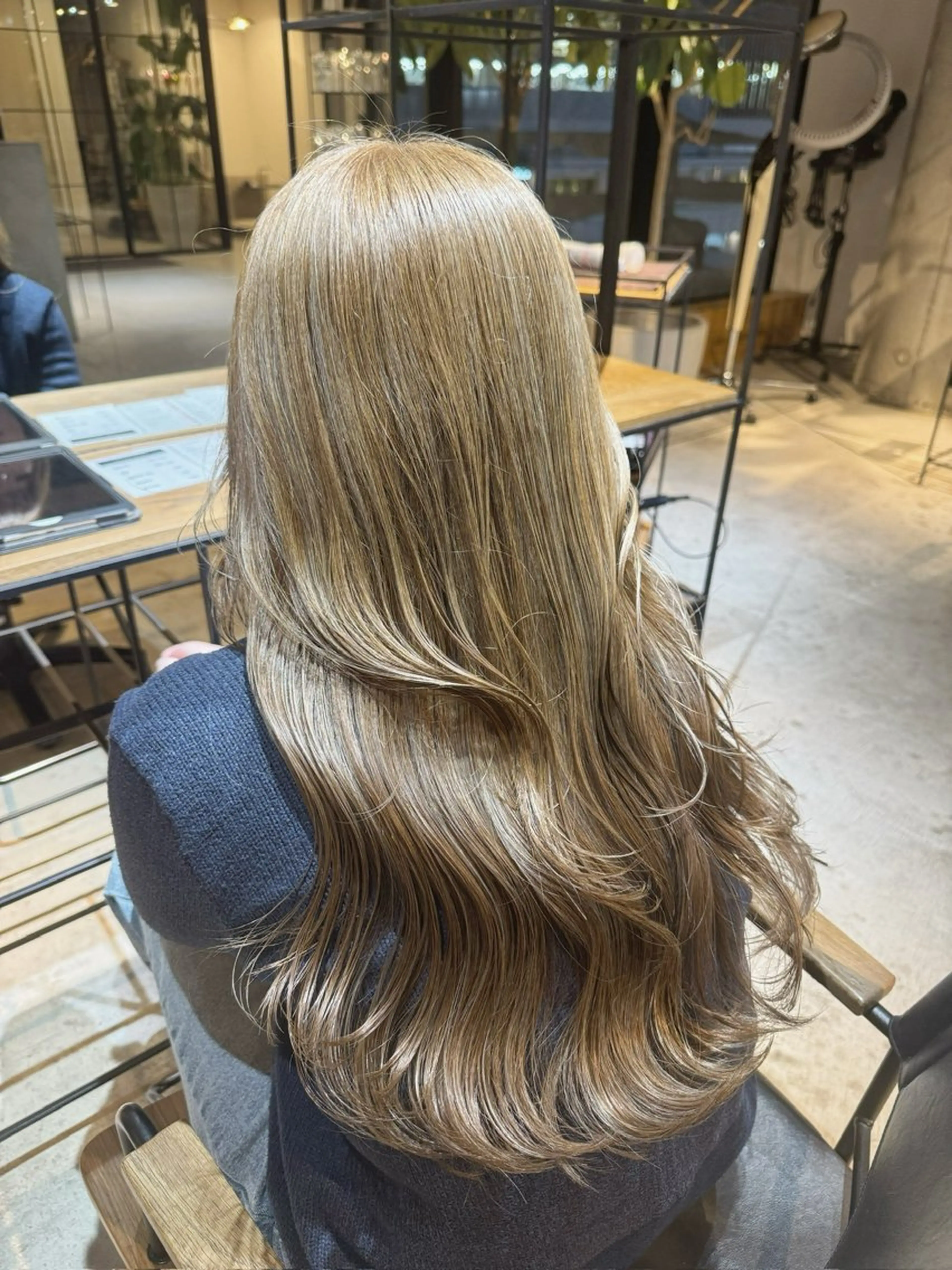 ロング カット ヘアカラー トリートメント ベージュカラー/新潟 カラー特化/落合優吾のヘアスタイル