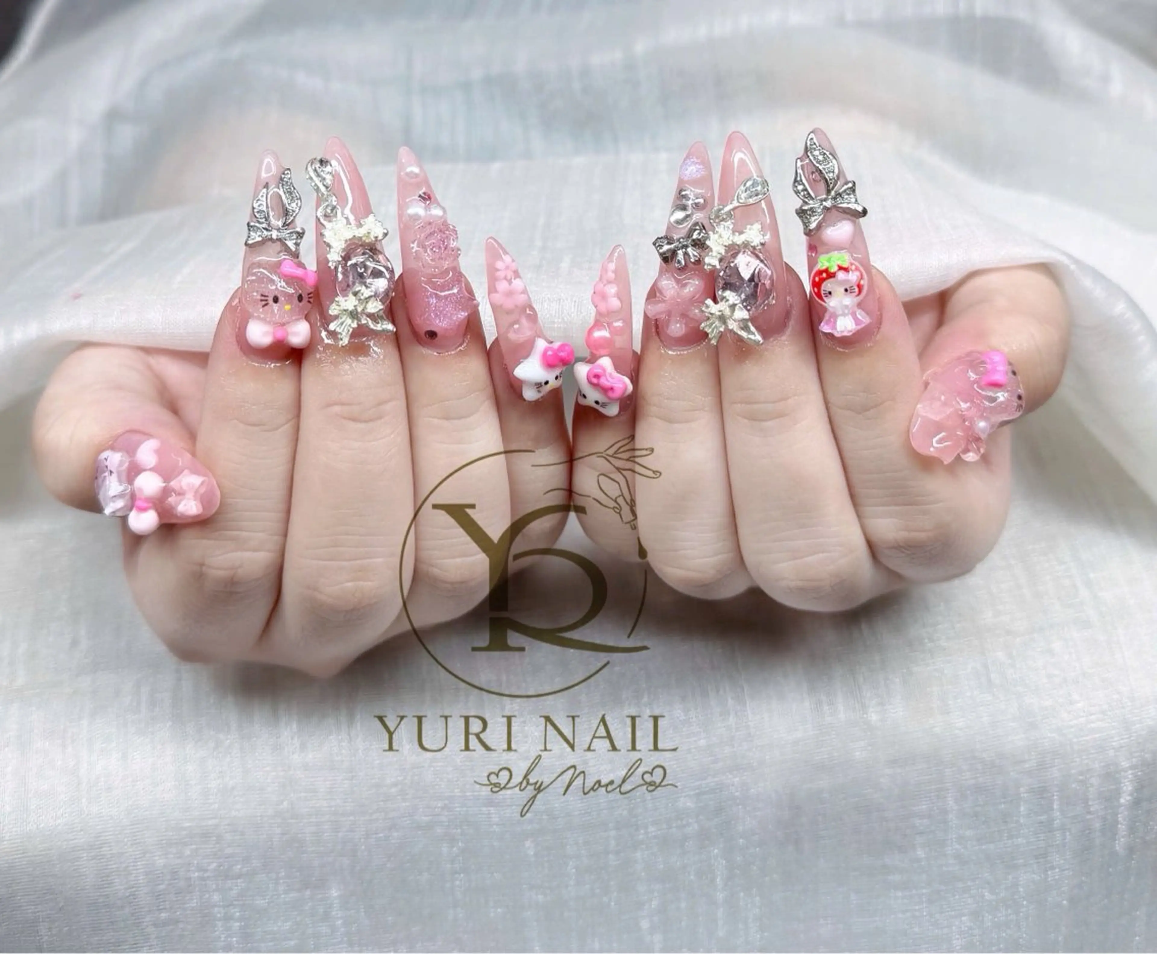 ネイル チークネイル フットネイル フレンチネイル グラデーション キラキラネイル ハンドネイル フットネイル ハンドケア YURI Nail Funabashiのネイルデザイン