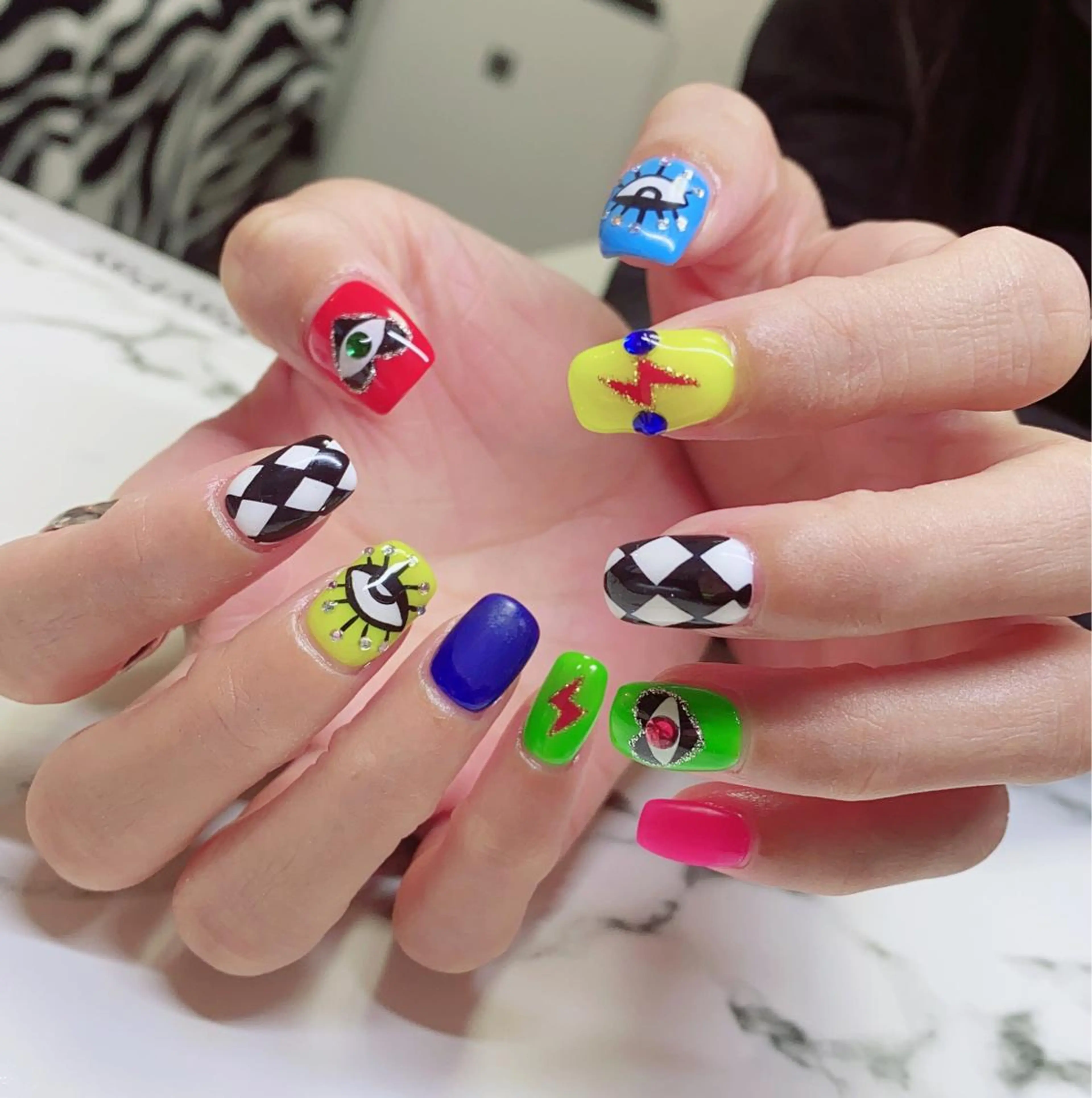 ロング カラー ネイル Q Free nailsのネイルデザイン