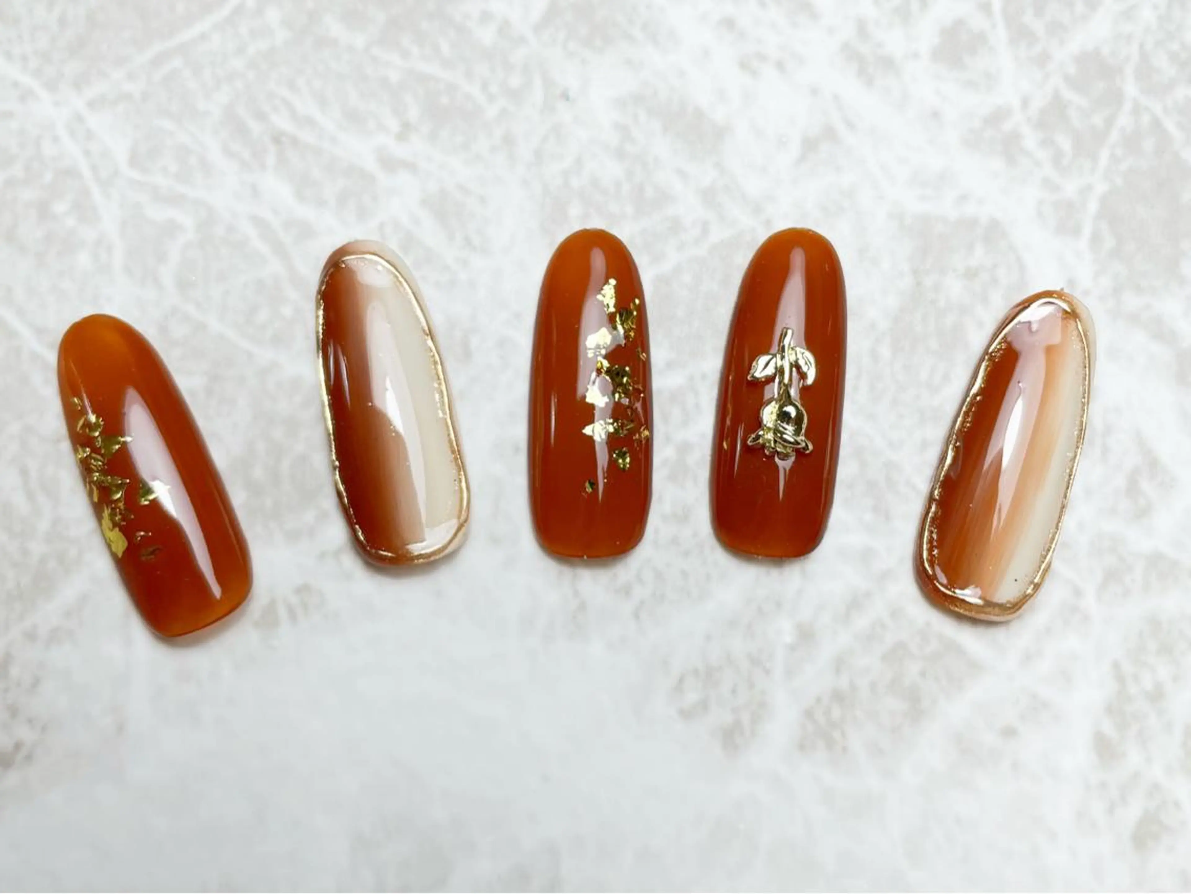 ネイル ハンドネイル マジック ミラーのネイルデザイン