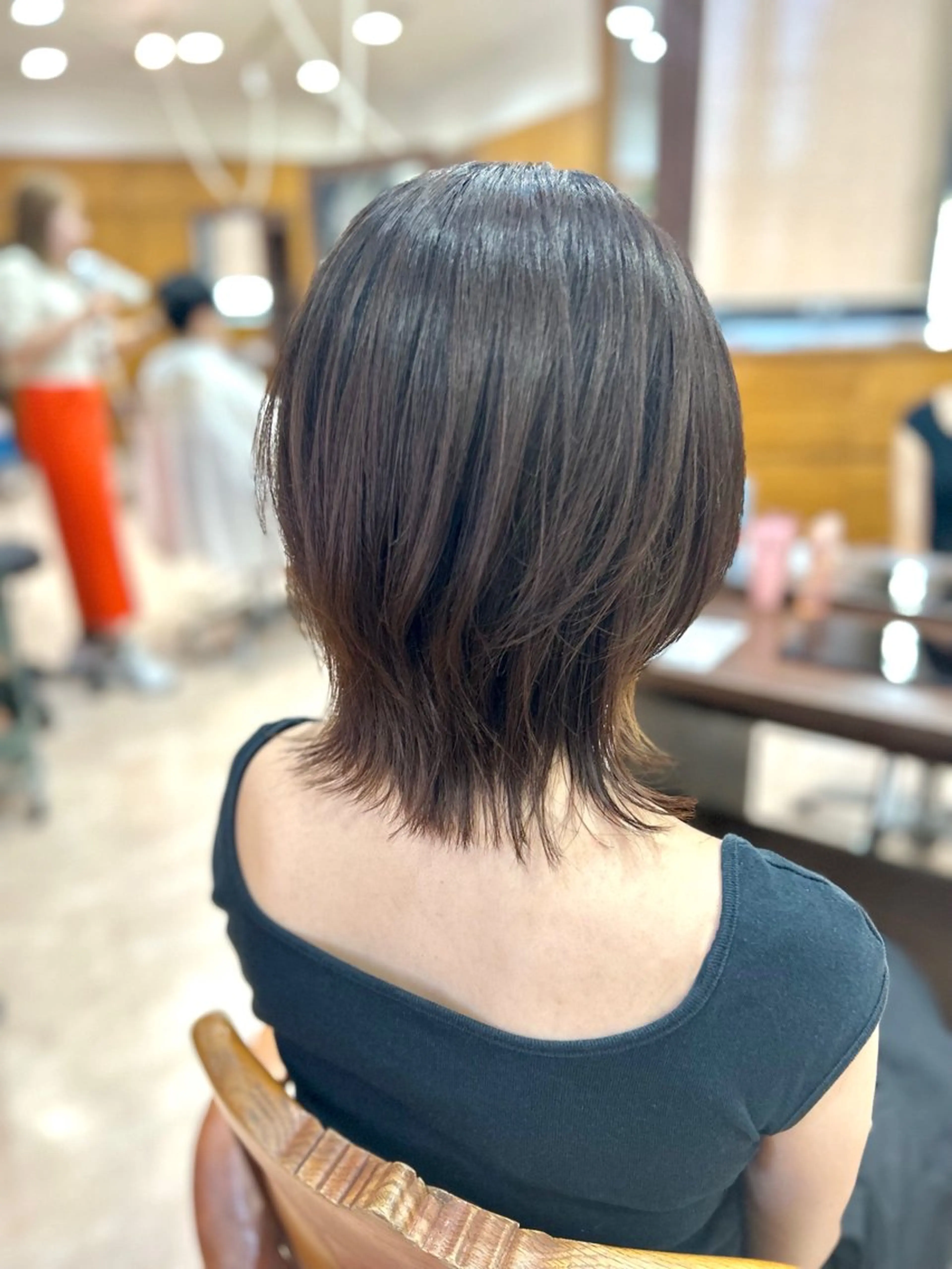 ミディアム レイヤーカット ウルフカット Freez オオヤブ カホのヘアスタイル