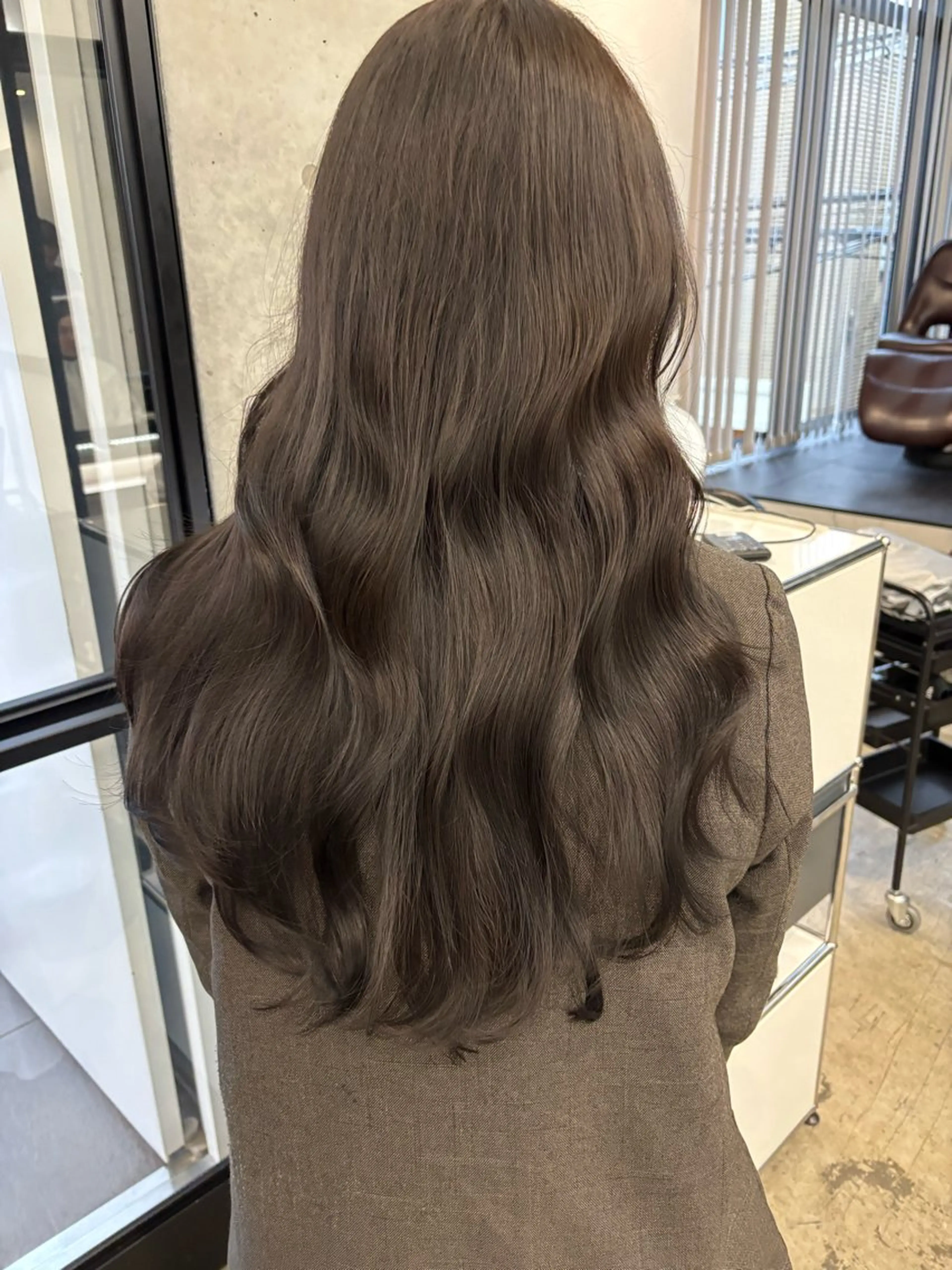 セミロング カラー go today share salon表参道Polaris所属・オリーブベージュ きょうかのヘアスタイル