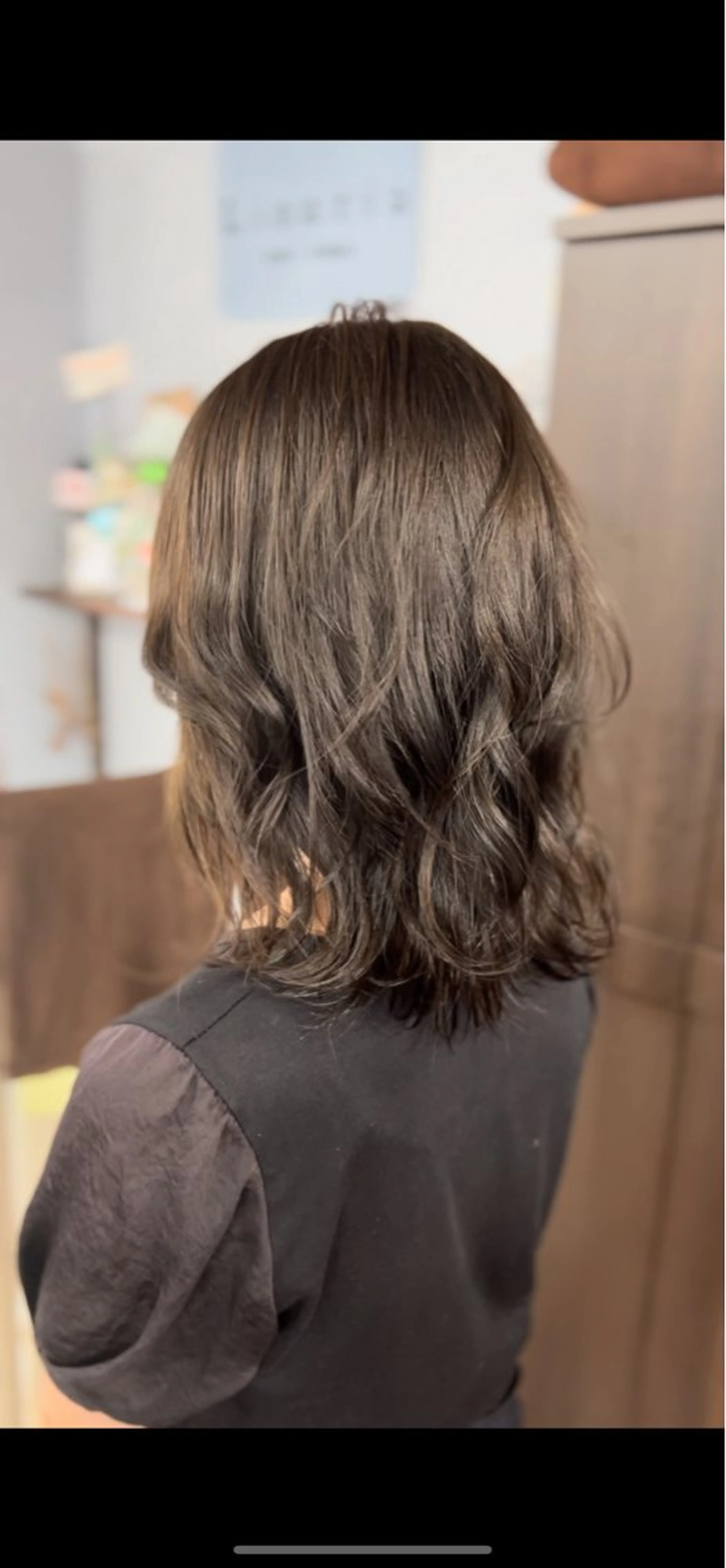 セミロング カラー シルバー 🌈美髪✂︎艶色🎨 頭皮改善🍀TAKUのヘアスタイル