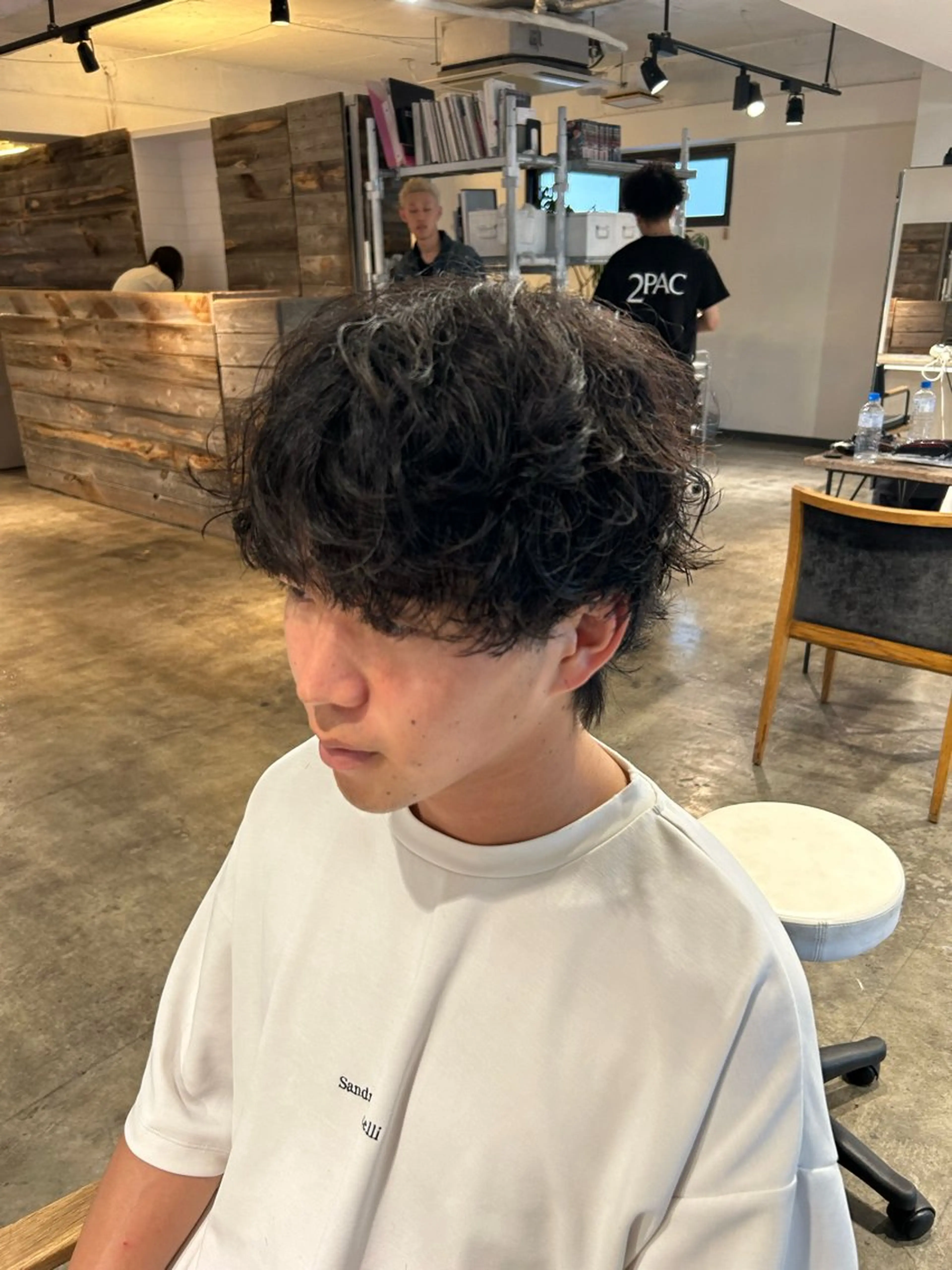 ショート パーマ メンズ センターパート ダウンパーマ カルマパーマ メンズ韓国風 マッシュ カット パーマ 名駅/フェザーパーマ 韓国ヘア/森岡のヘアスタイル