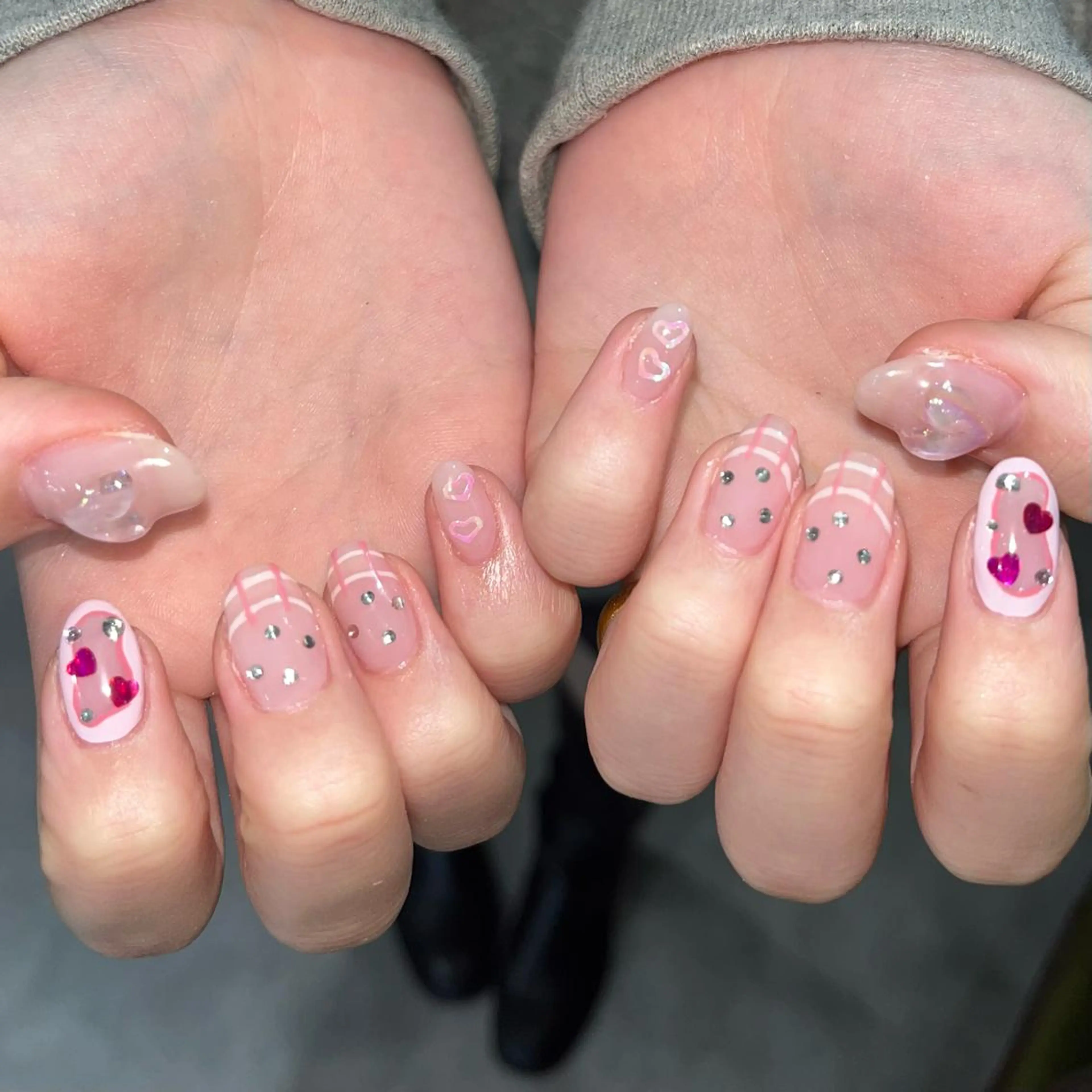 ネイル 🪐富島彩夏 /海外nail🪐のネイルデザイン