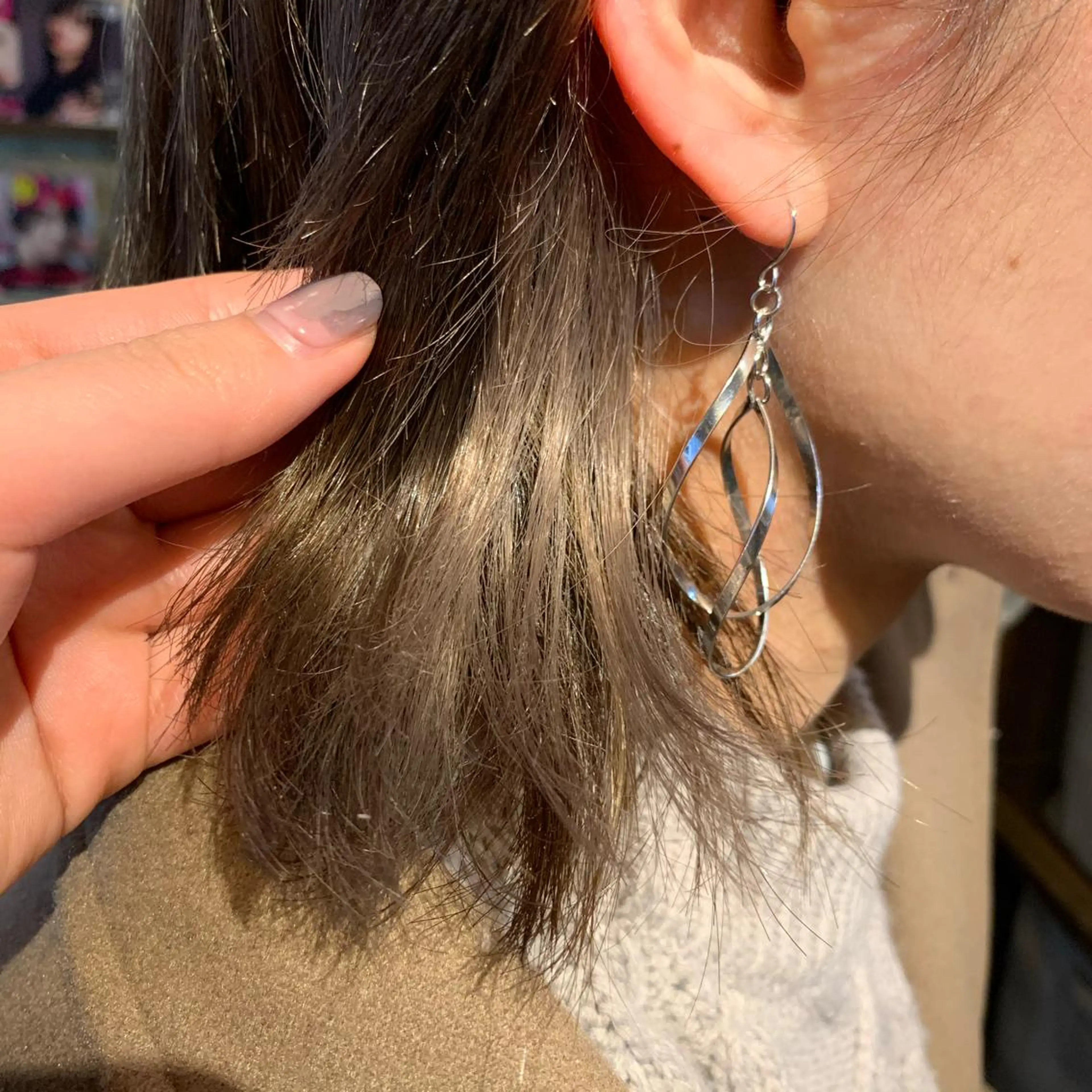 ミディアム カラー クワハラ イオリのヘアスタイル