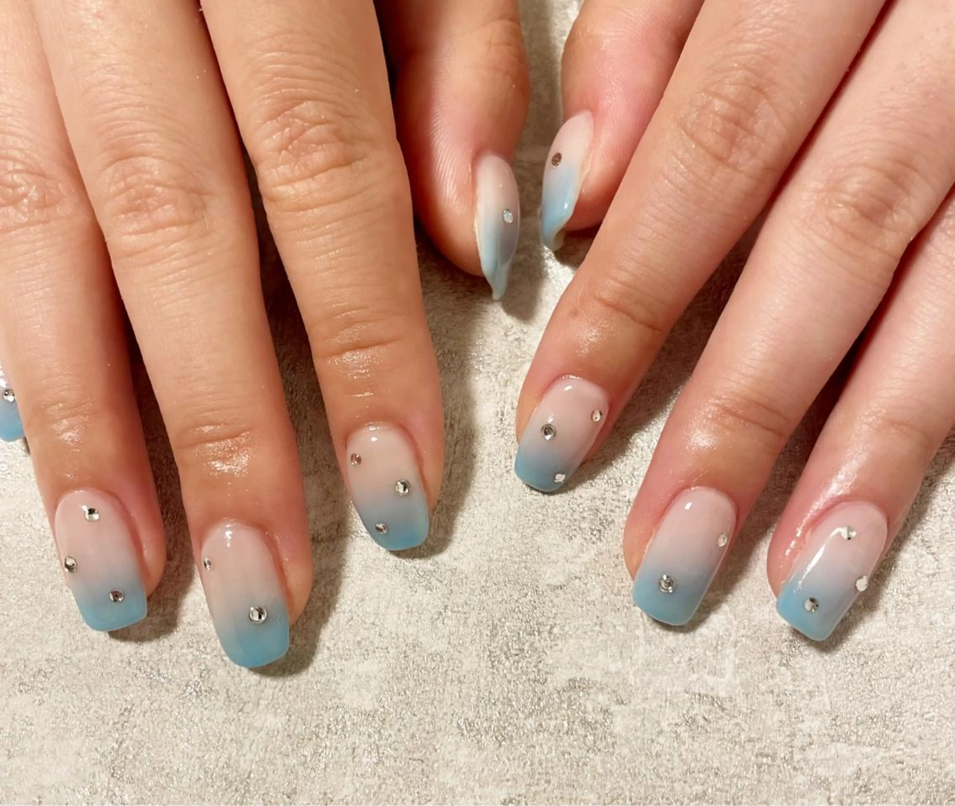 ミディアム ネイル 夏ネイル Re:st〔リスト〕所属・ayane Re:st〔リスト〕のネイルデザイン