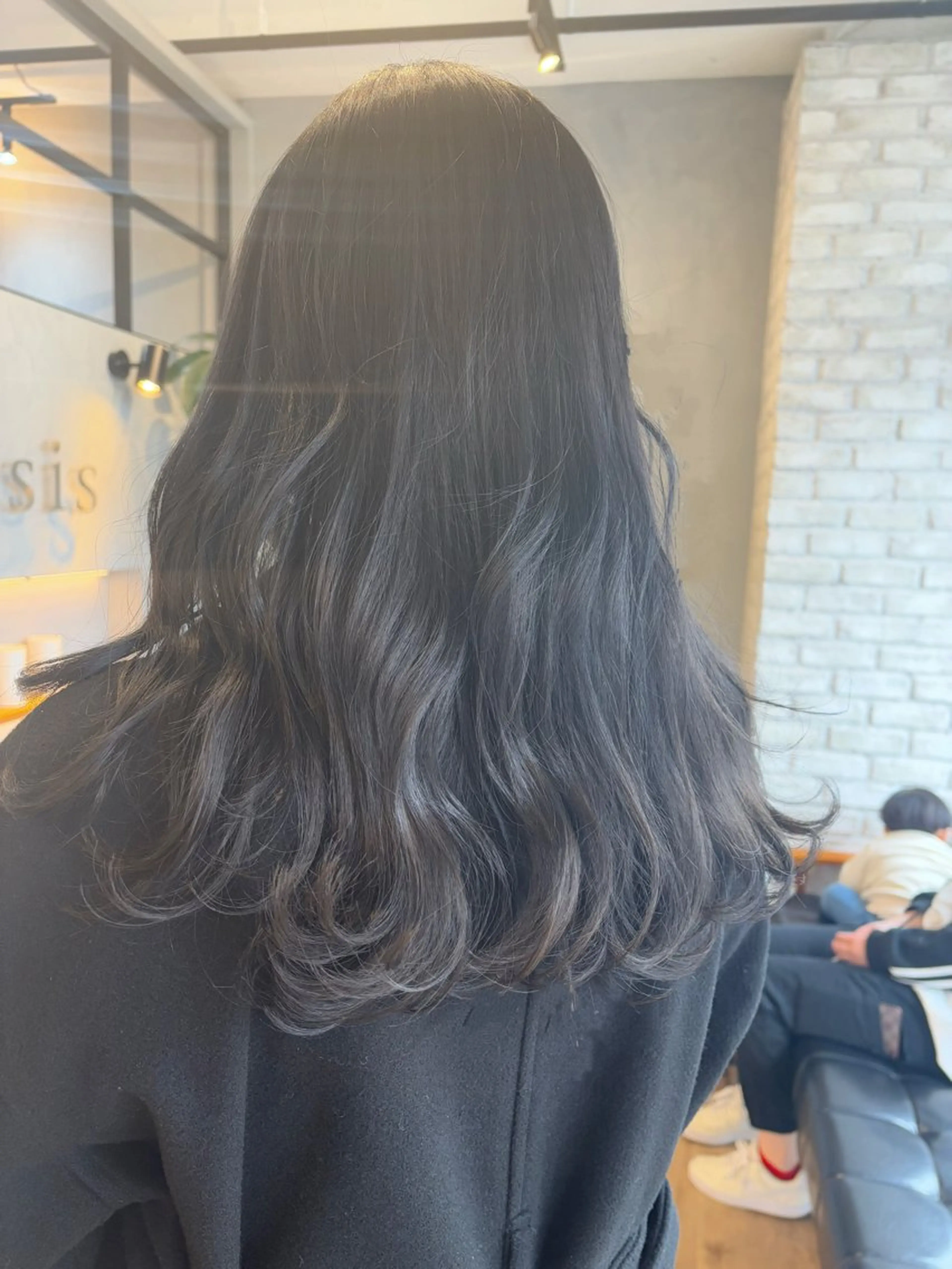 ロング アッシュ 迫 裕美のヘアスタイル