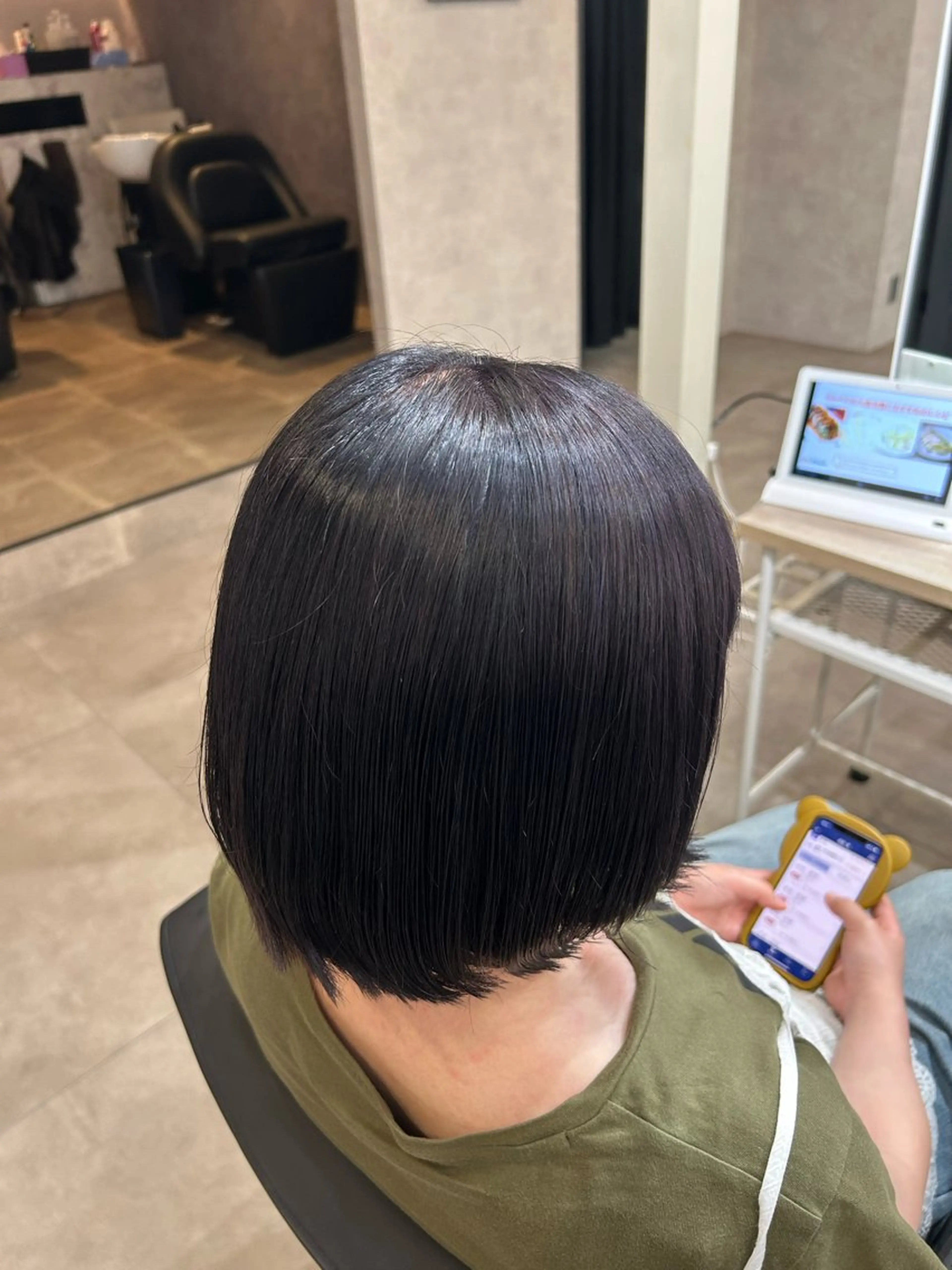 ショート カラー ブリーチ 透明感カラー ディープラベンダー ラベンダーカラー 石原 侑季のヘアスタイル