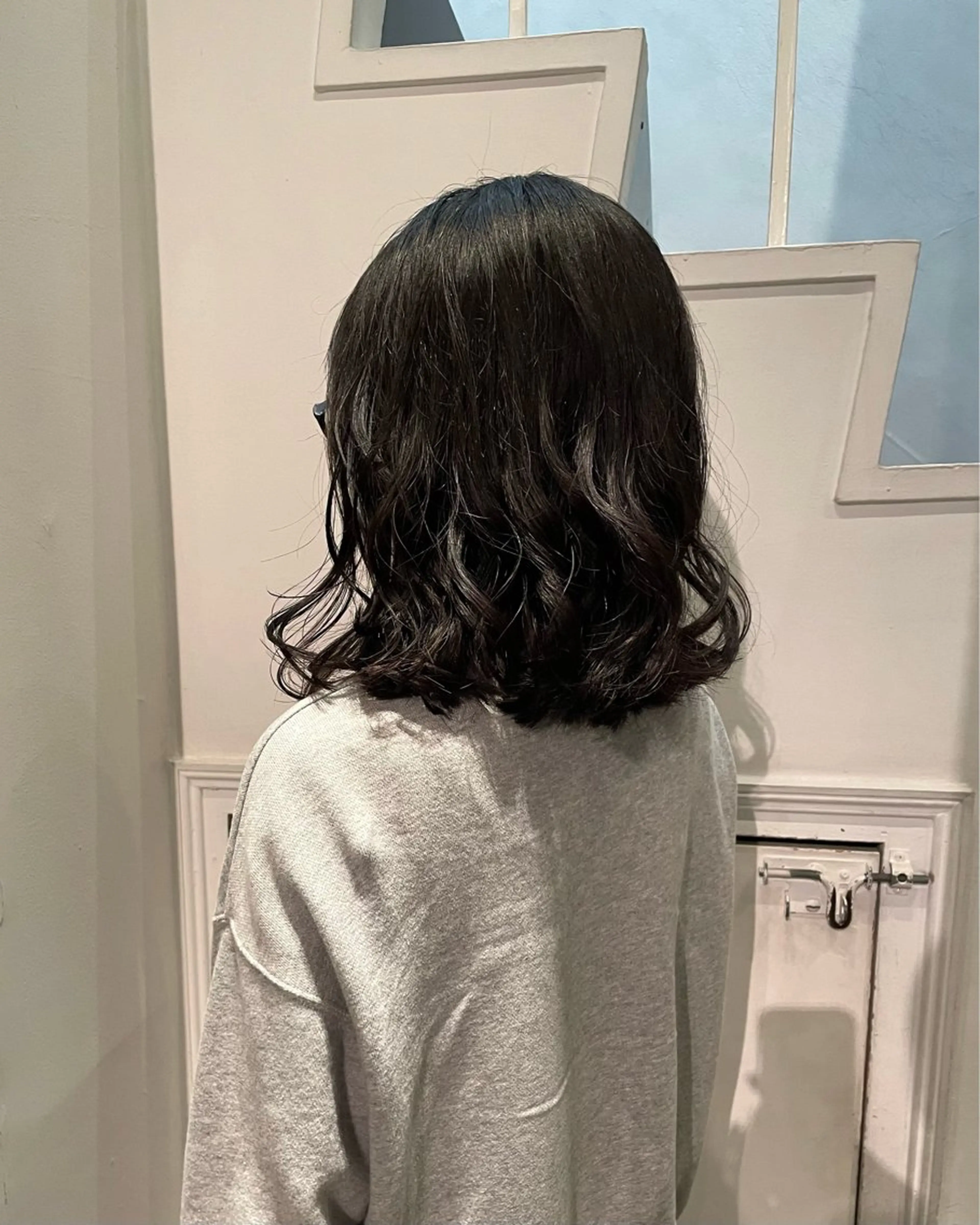 セミロング 向坂 亜美のヘアスタイル