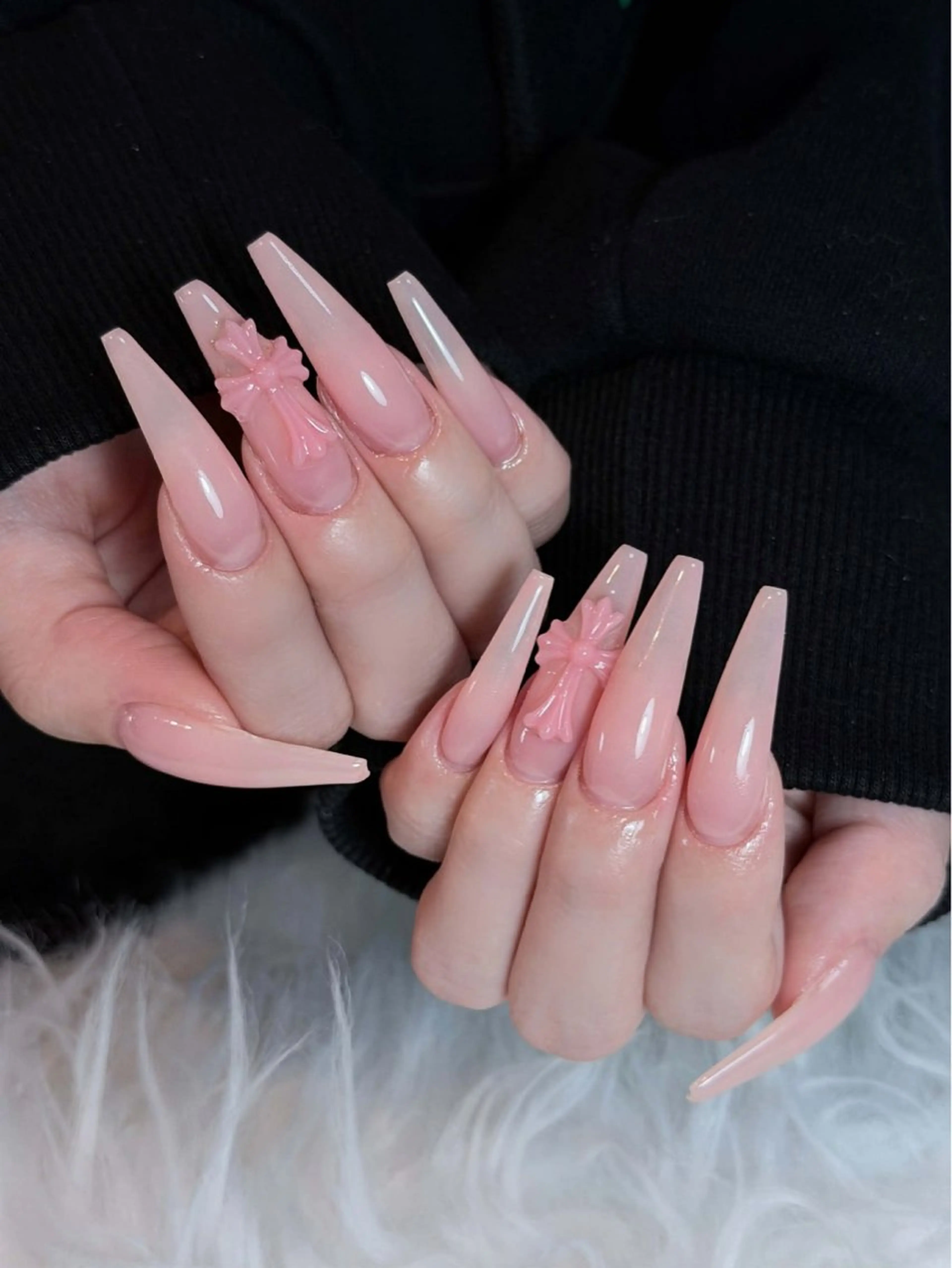 ネイル チークネイル ドット フレンチネイル グラデーション ハート ハンドネイル Julli NailStudioのネイルデザイン