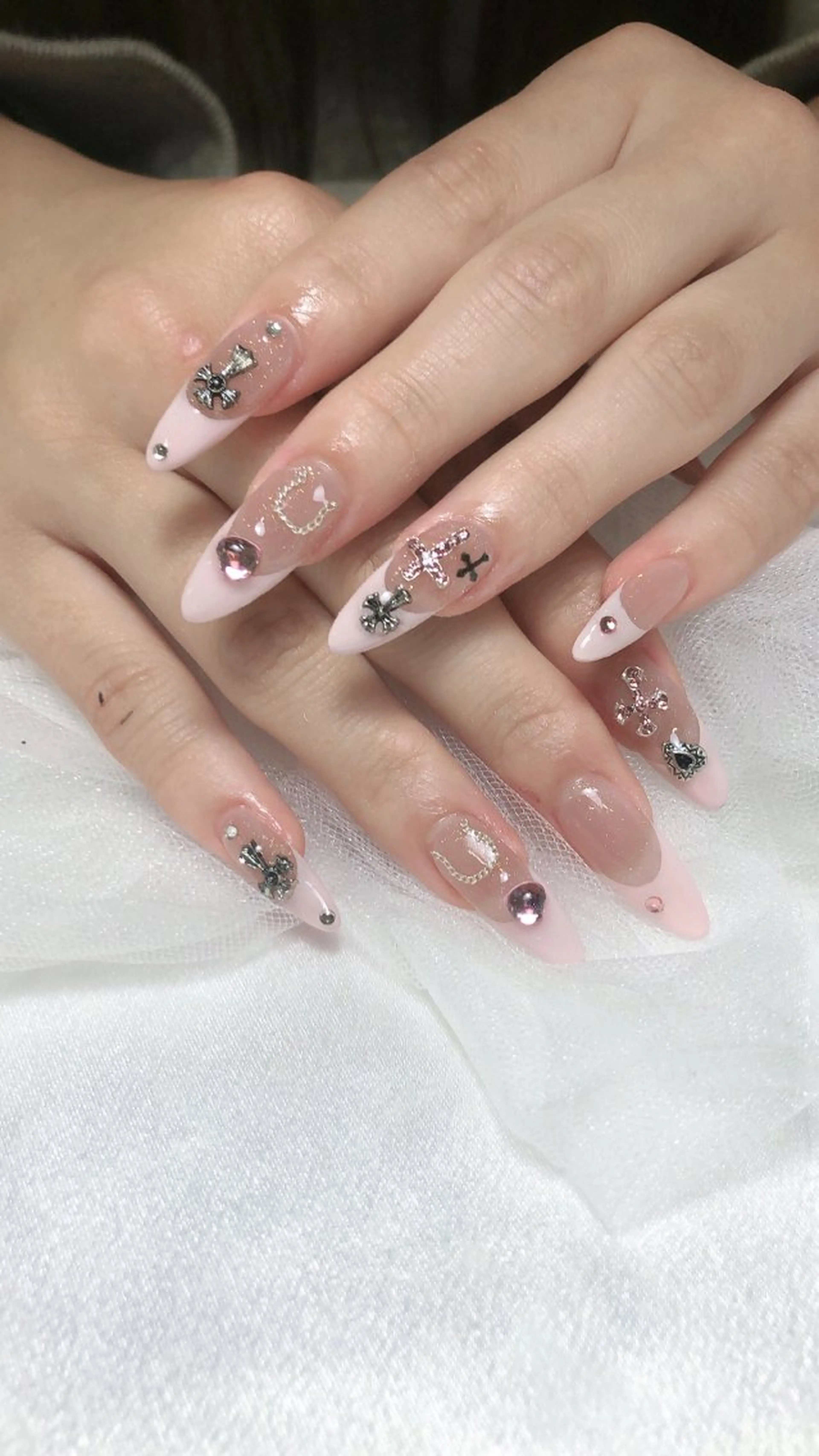 ネイル ハンドネイル LR.ONE ヨウのネイルデザイン