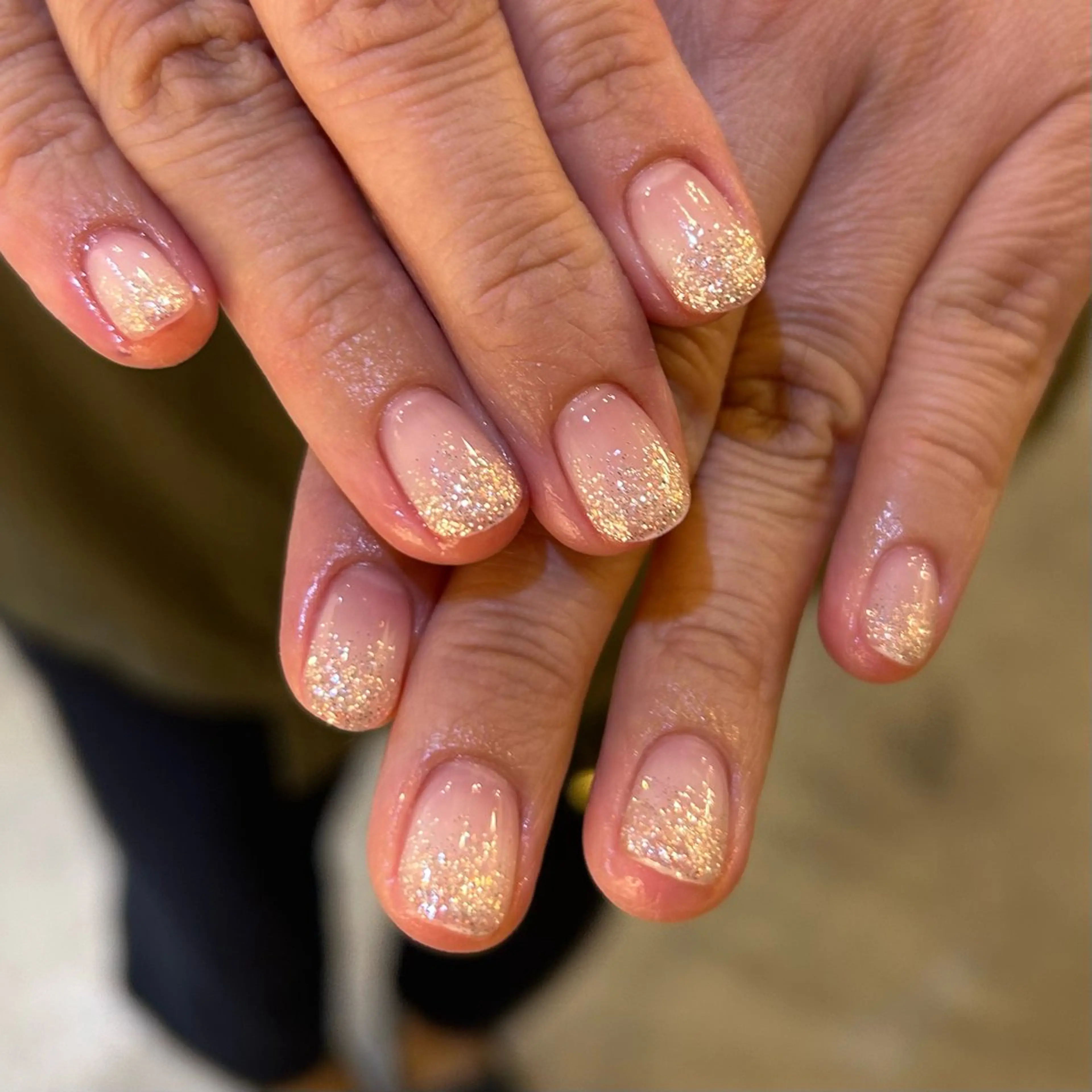 ネイル グラデーション ラメ(グリッター) ラメグラデーション Yumi シンプルネイルのネイルデザイン