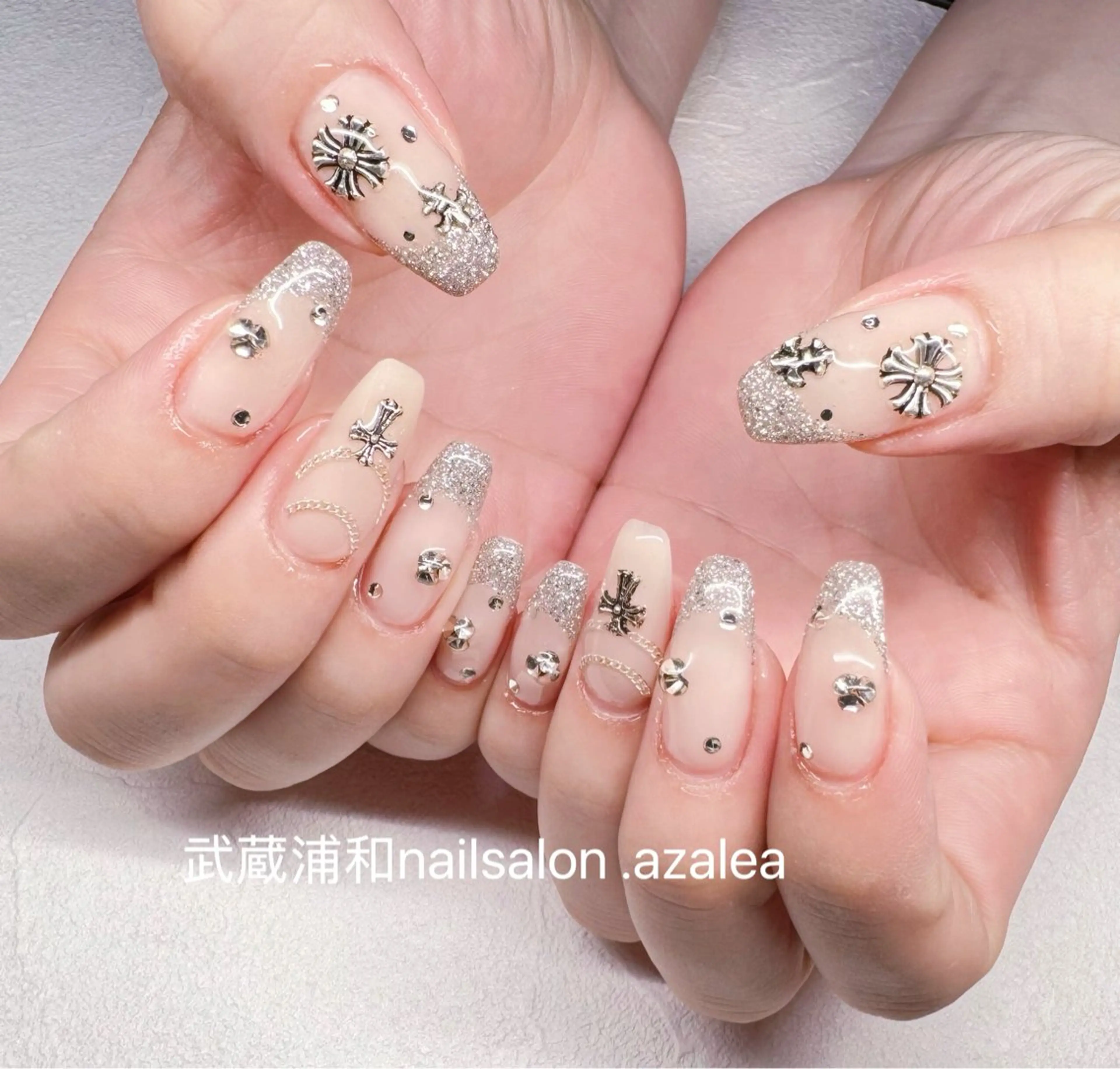 ネイル ハンドネイル R inのネイルデザイン