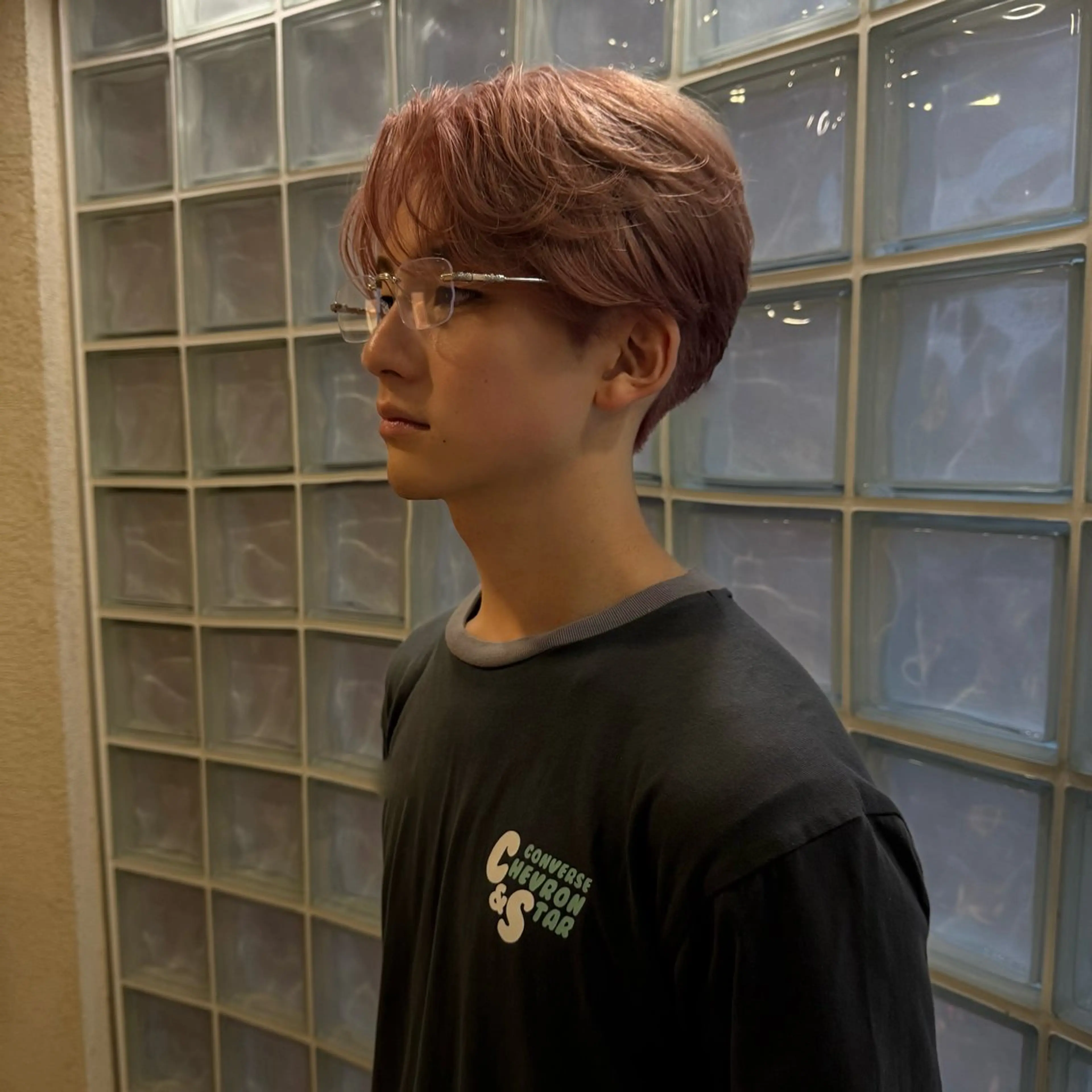 ショート カラー メンズ センターパート メンズハイトーン ハイトーンカラー ピンクカラー カット ヘアカラー 希佳/メンズ ハイトーンカラーのヘアスタイル