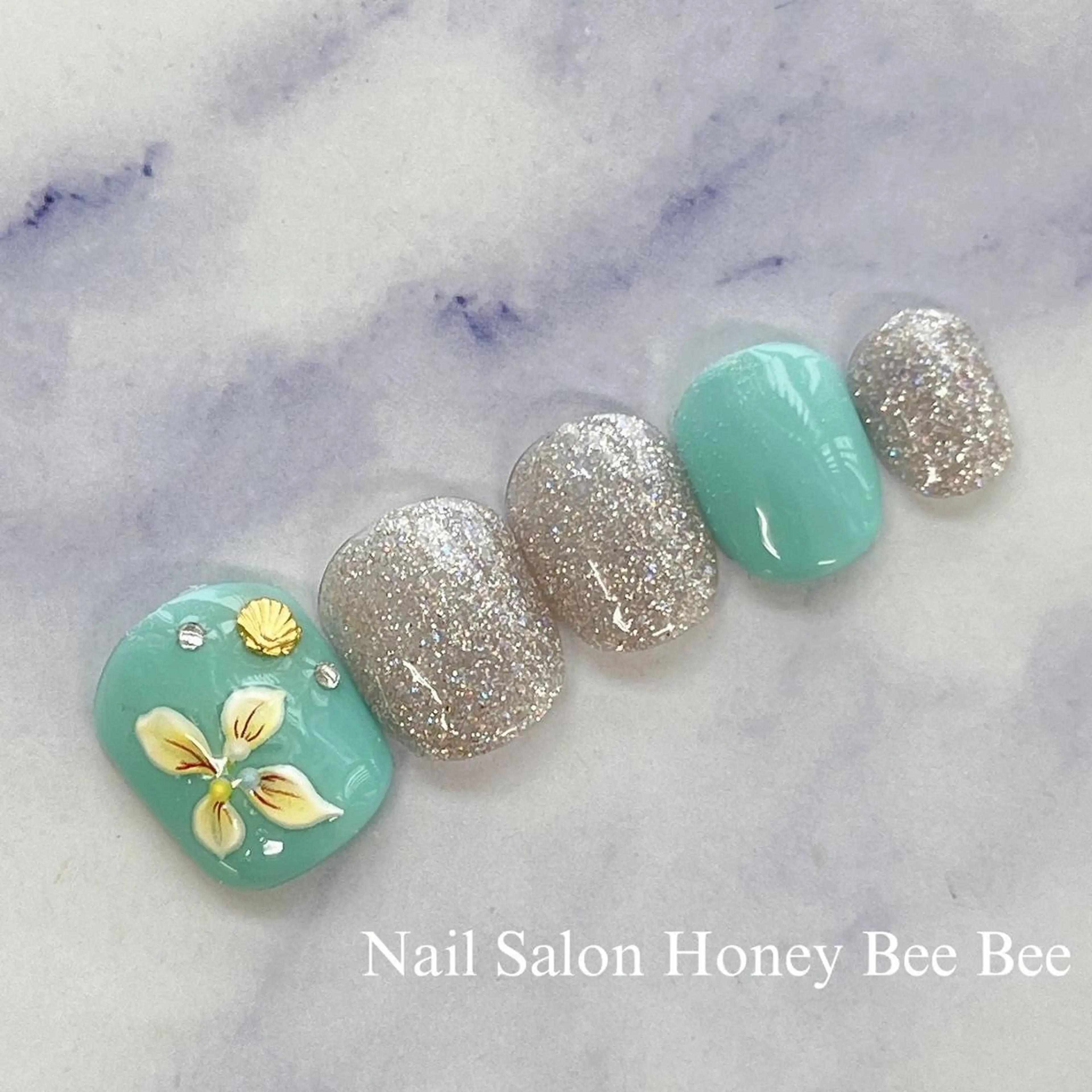 ネイル Nail salon Honey Beeのネイルデザイン