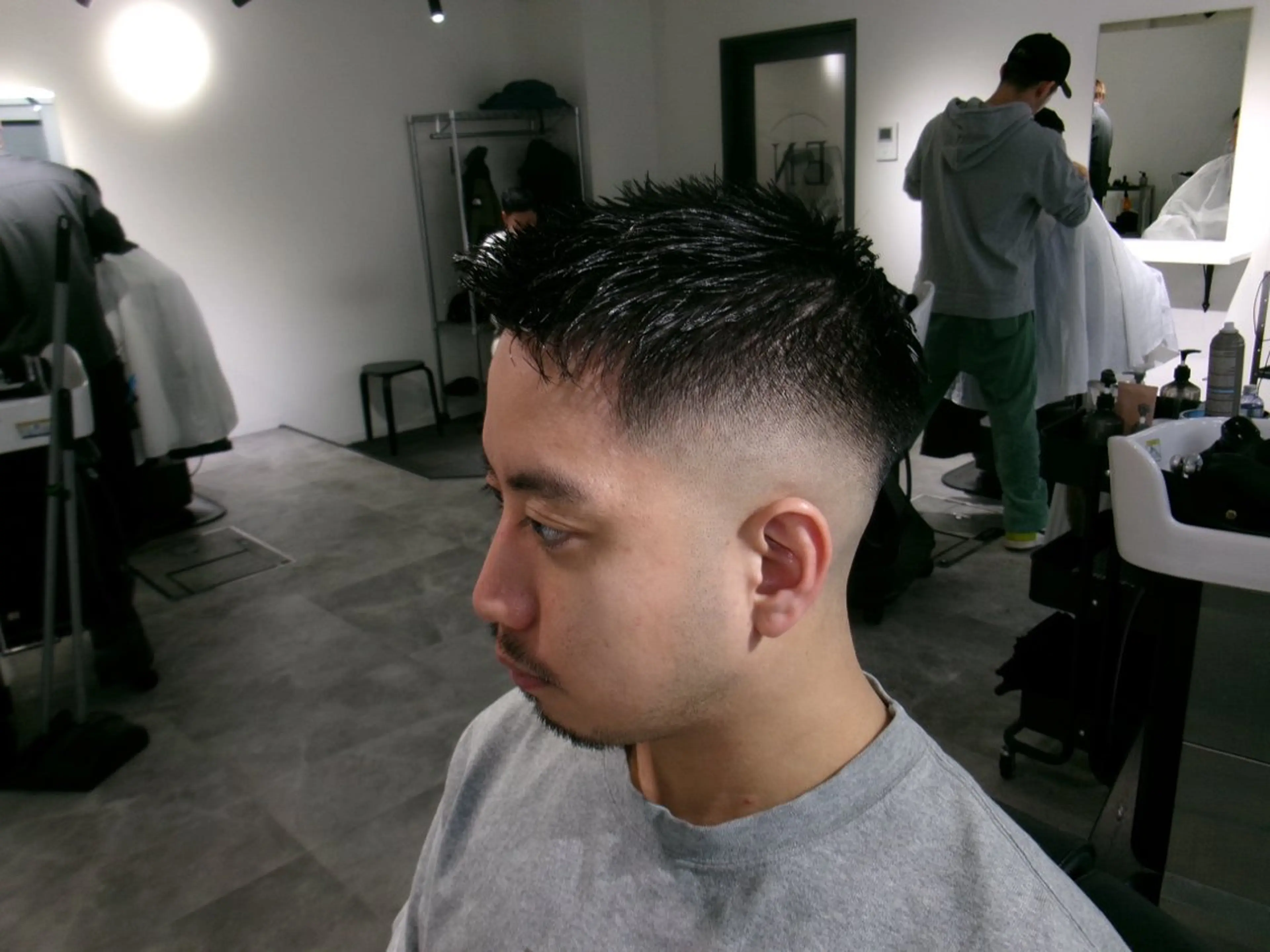 ショート メンズ センターパート フェードカット メンズパーマ 学生（メンズ向け） メンズツイストパーマ 池袋/FADE /メンズ特化のヘアスタイル