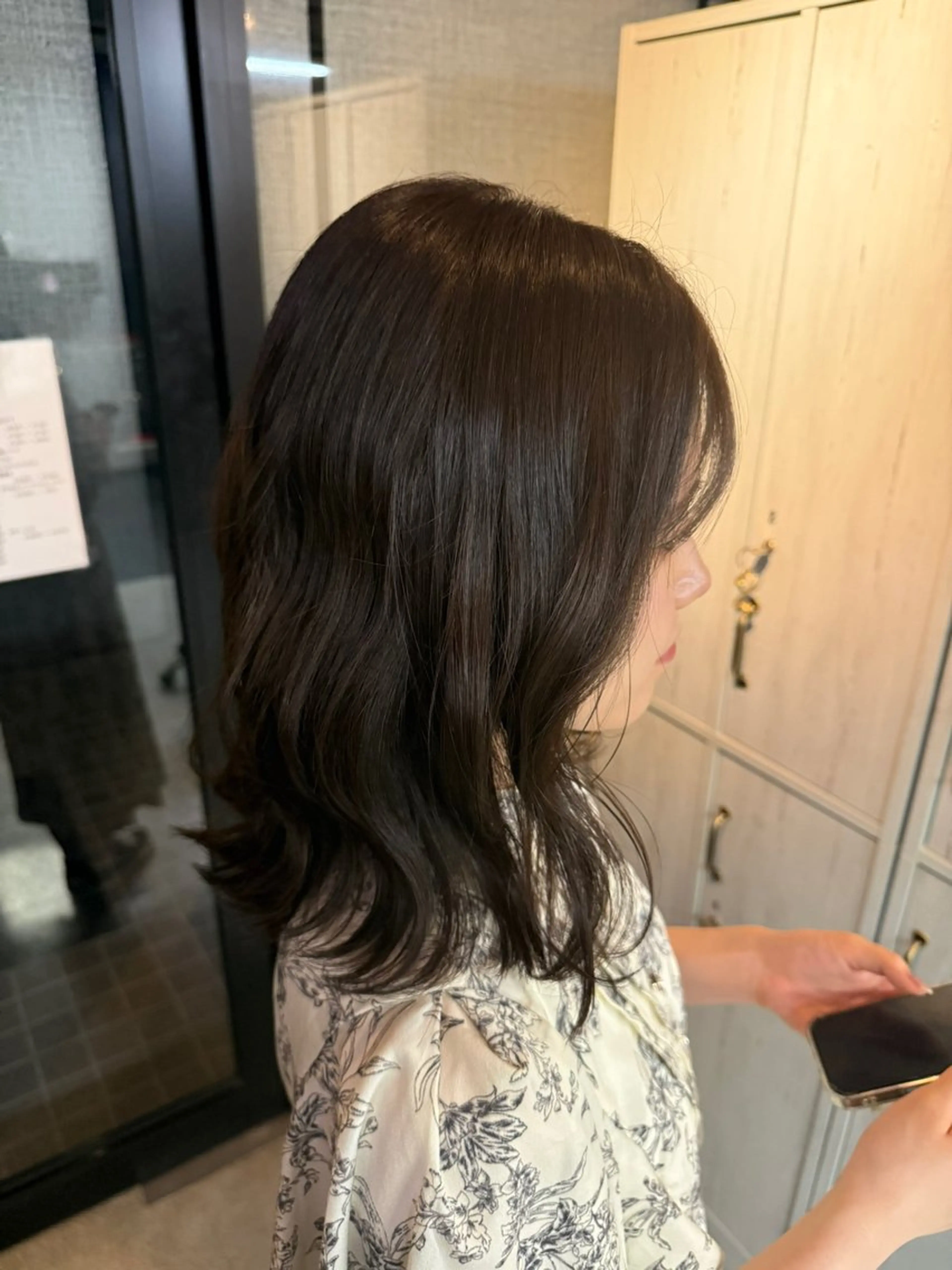 ミディアム 奴賀 詩のヘアスタイル
