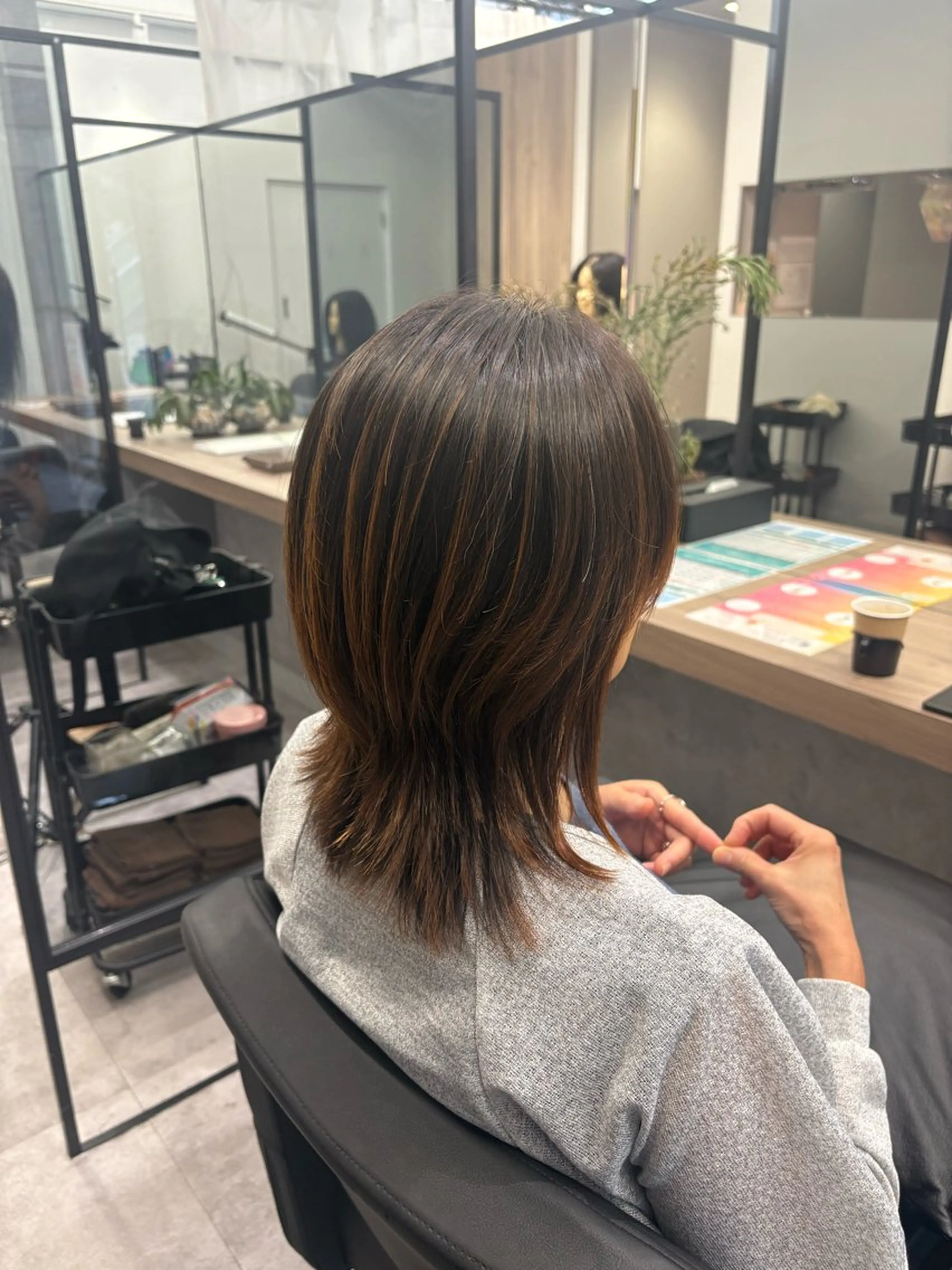 ミディアム カット 縮毛矯正 COCO .のヘアスタイル