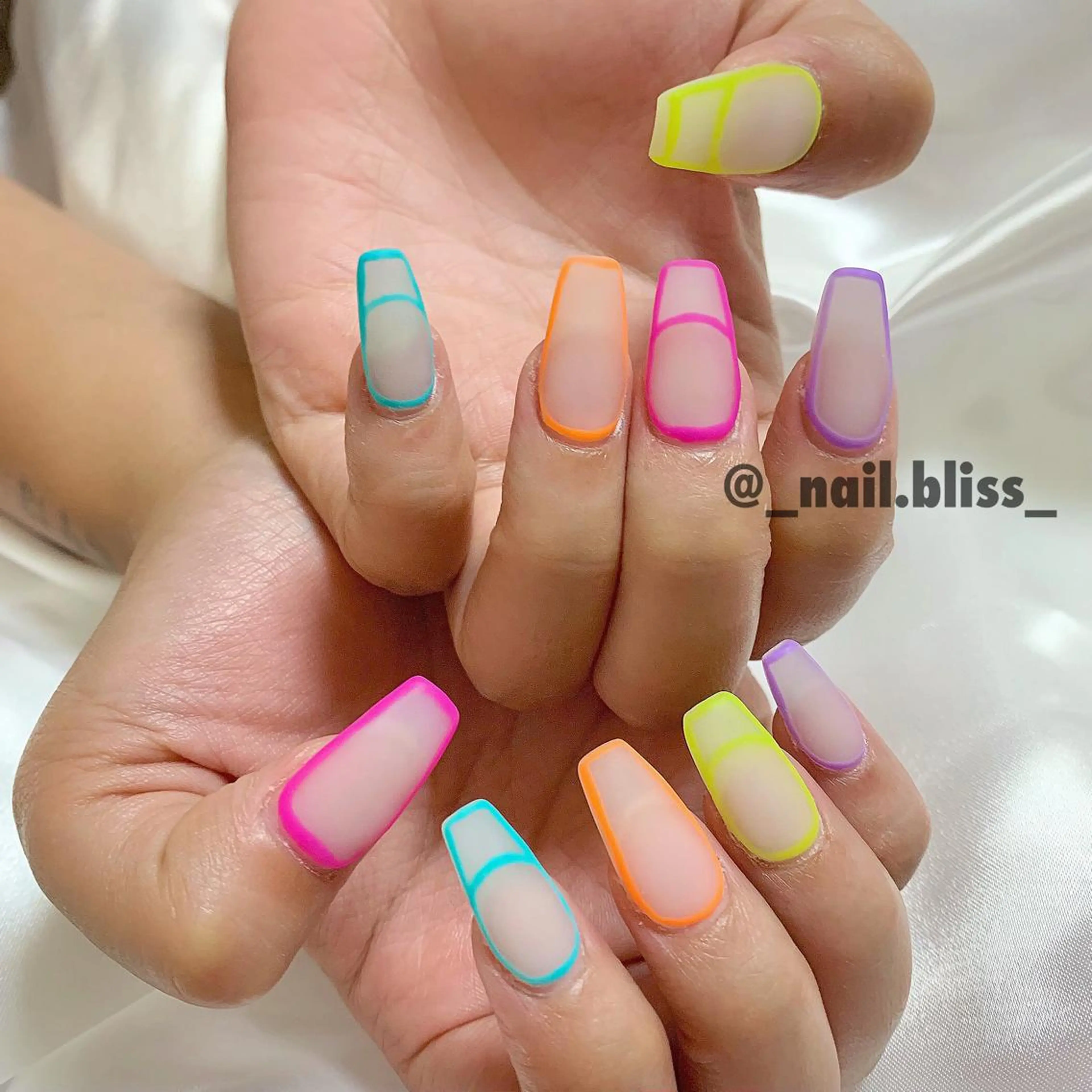 ネイル フレンチネイル ハンドネイル NAIL BLISSのネイルデザイン