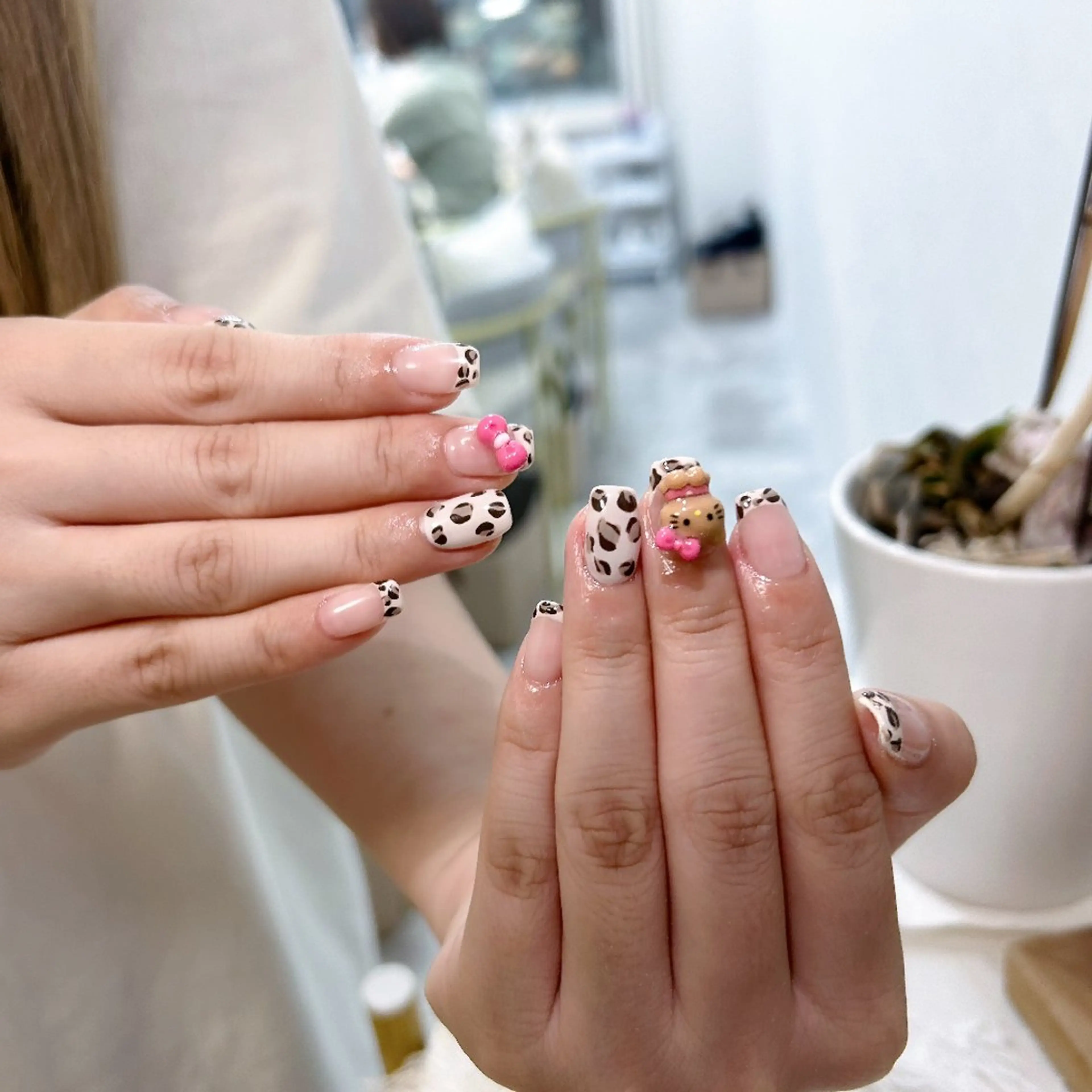 ネイル アートネイル フラワーネイル フットネイル フレンチネイル ジェルネイル ハンドネイル UM Nail Salonのネイルデザイン