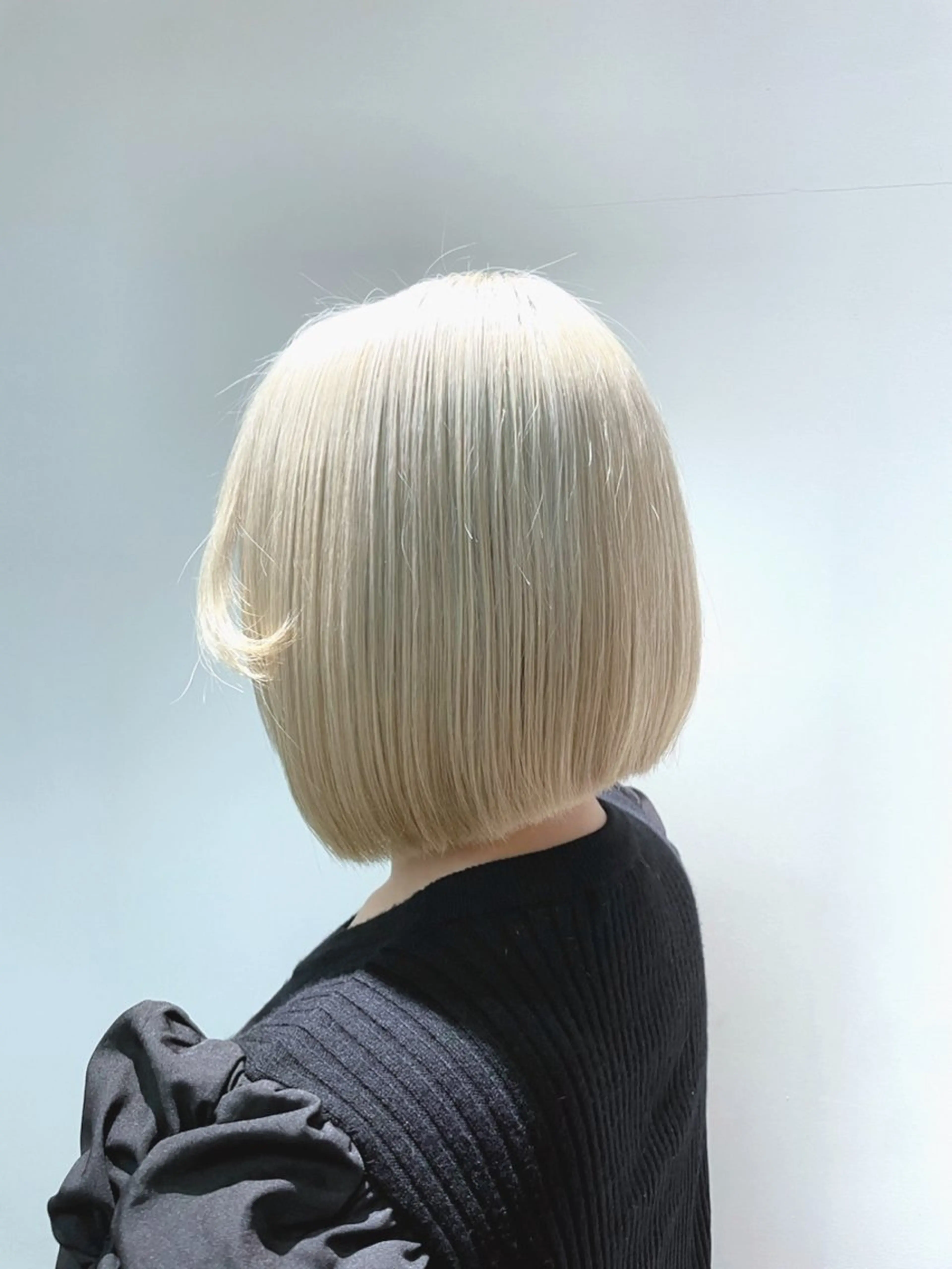 ショート カラー ブリーチ 抜きっぱなしブロンド ケアブリーチ 無料ショートモデル 募集中❗️秋山ひらいのヘアスタイル