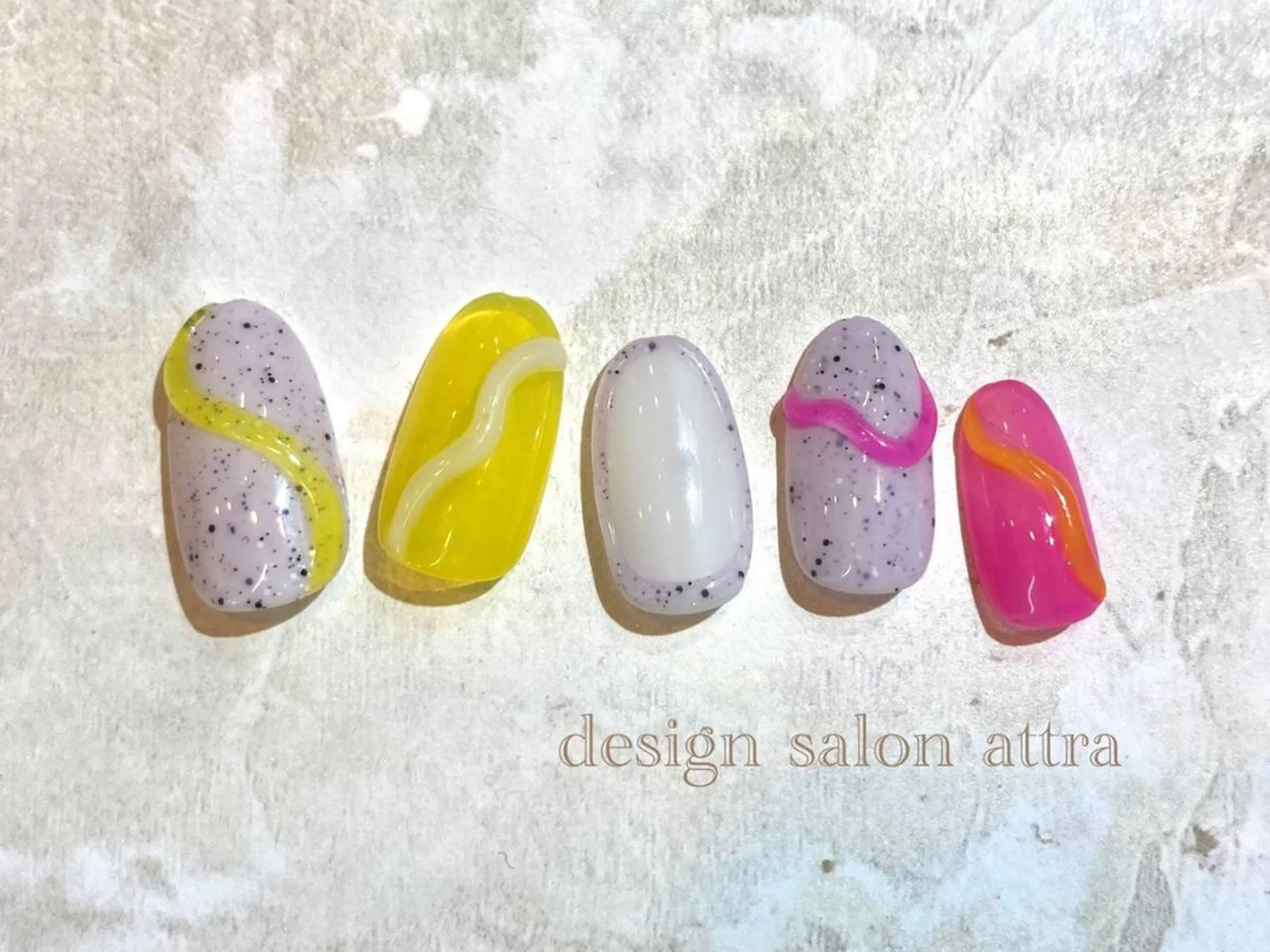 ネイル 根津 綾子のネイルデザイン