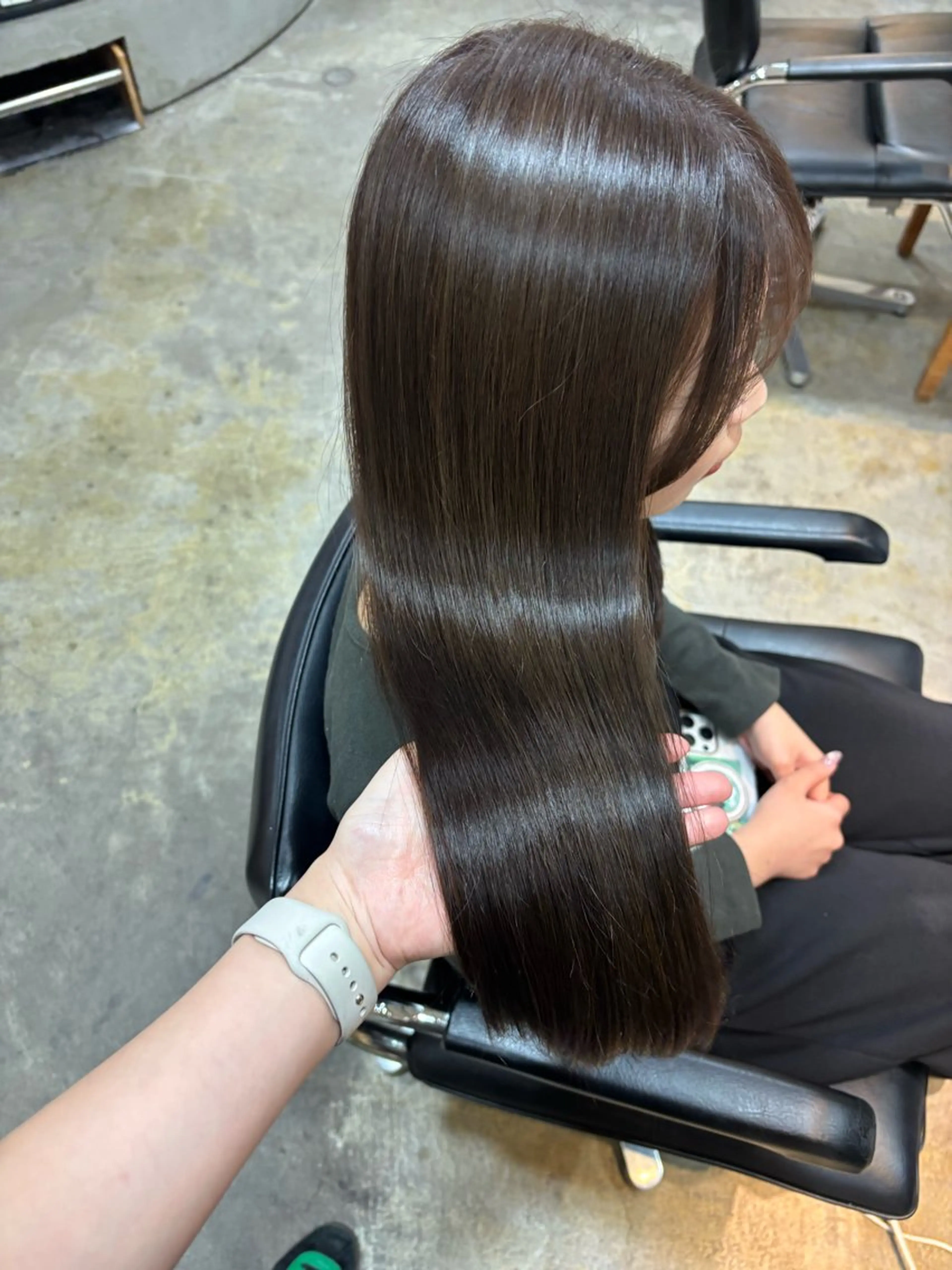 カラー アッシュ グレージュ シルバー ヘアカラー トリートメント ヘッドスパ 🎀透明感カラー🎀 Yurinoのヘアスタイル