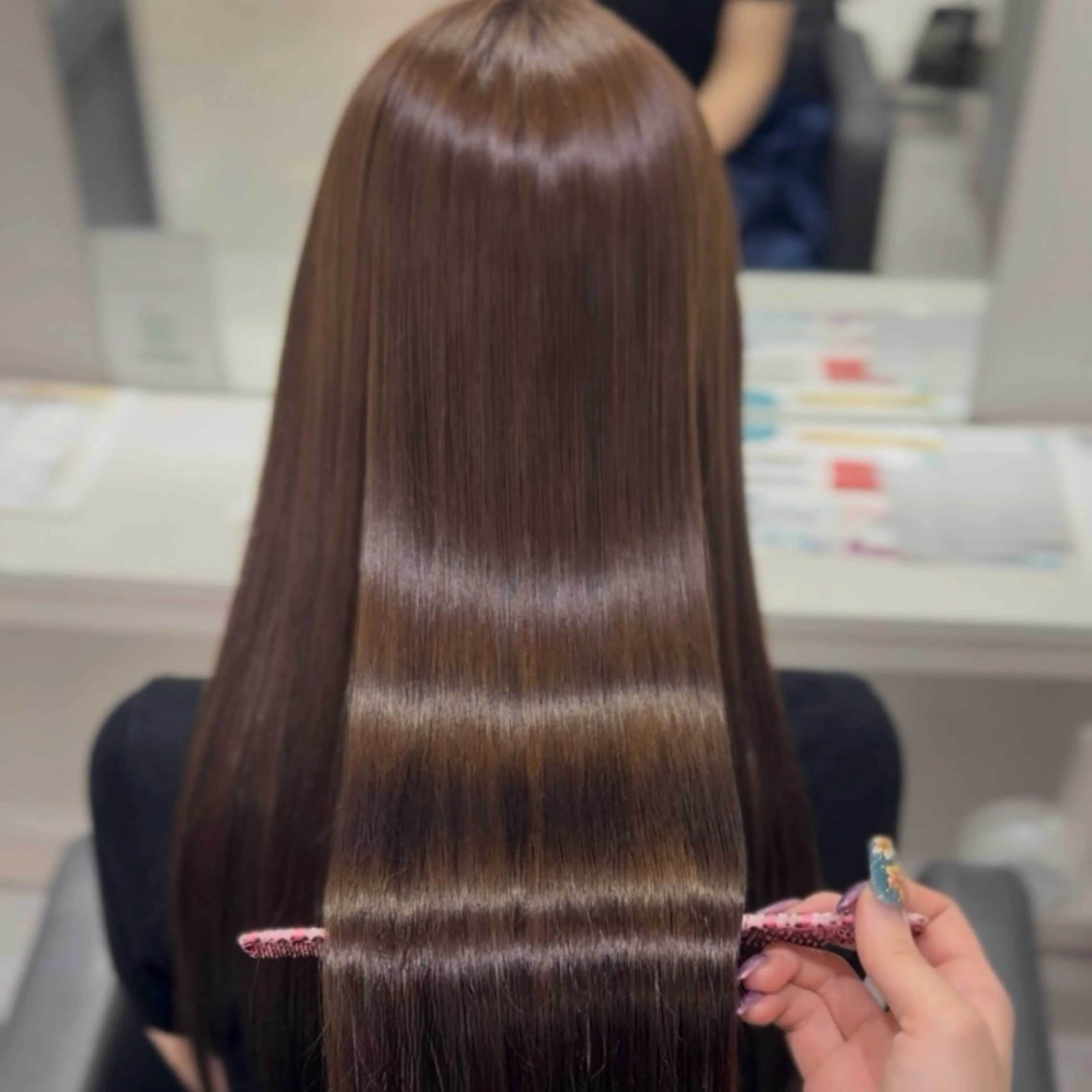 セミロング カラー ヘアカラー トリートメント 🦋REISA🦋 エクステ×ハイトーンのヘアスタイル