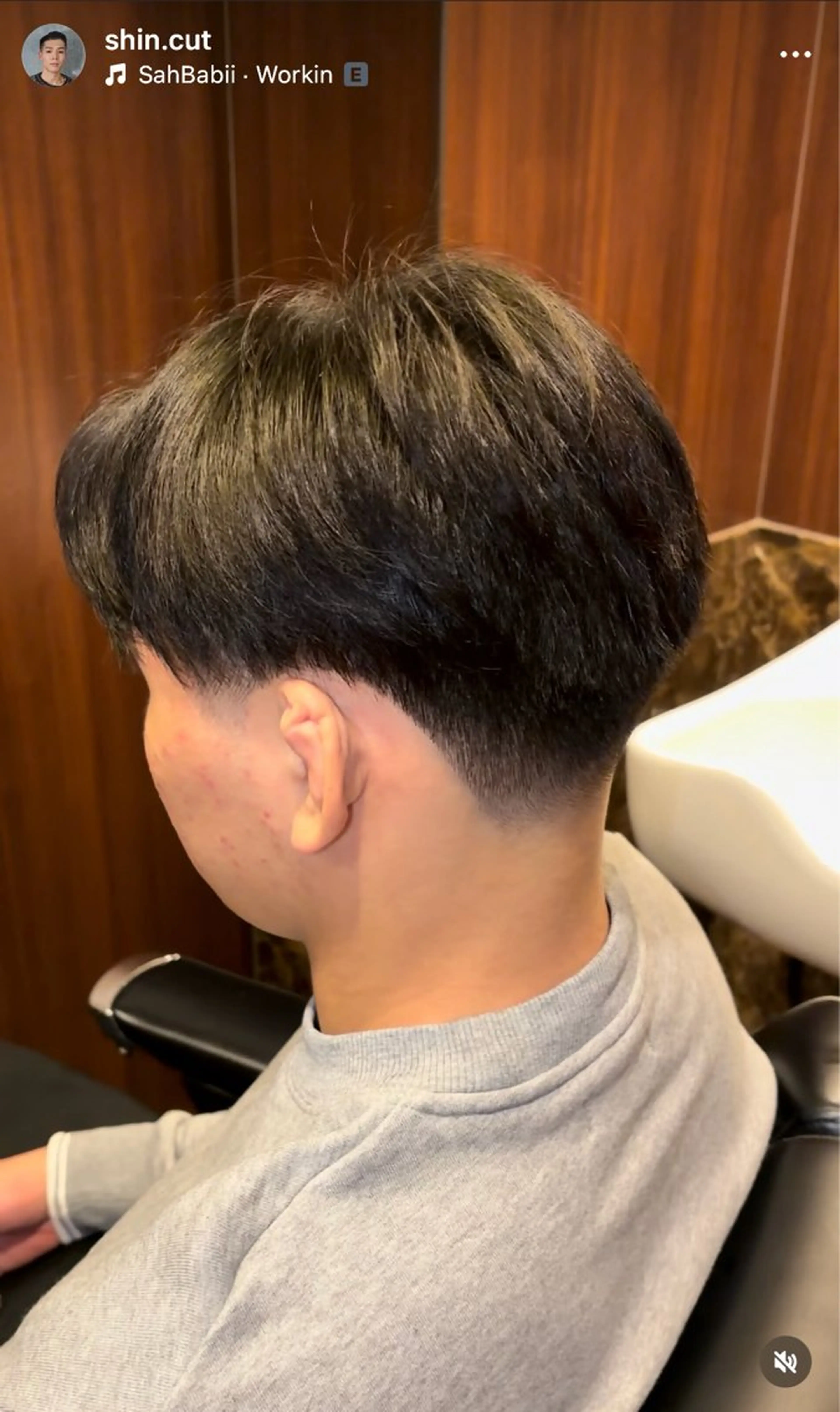 ミディアム 甲斐 心のヘアスタイル