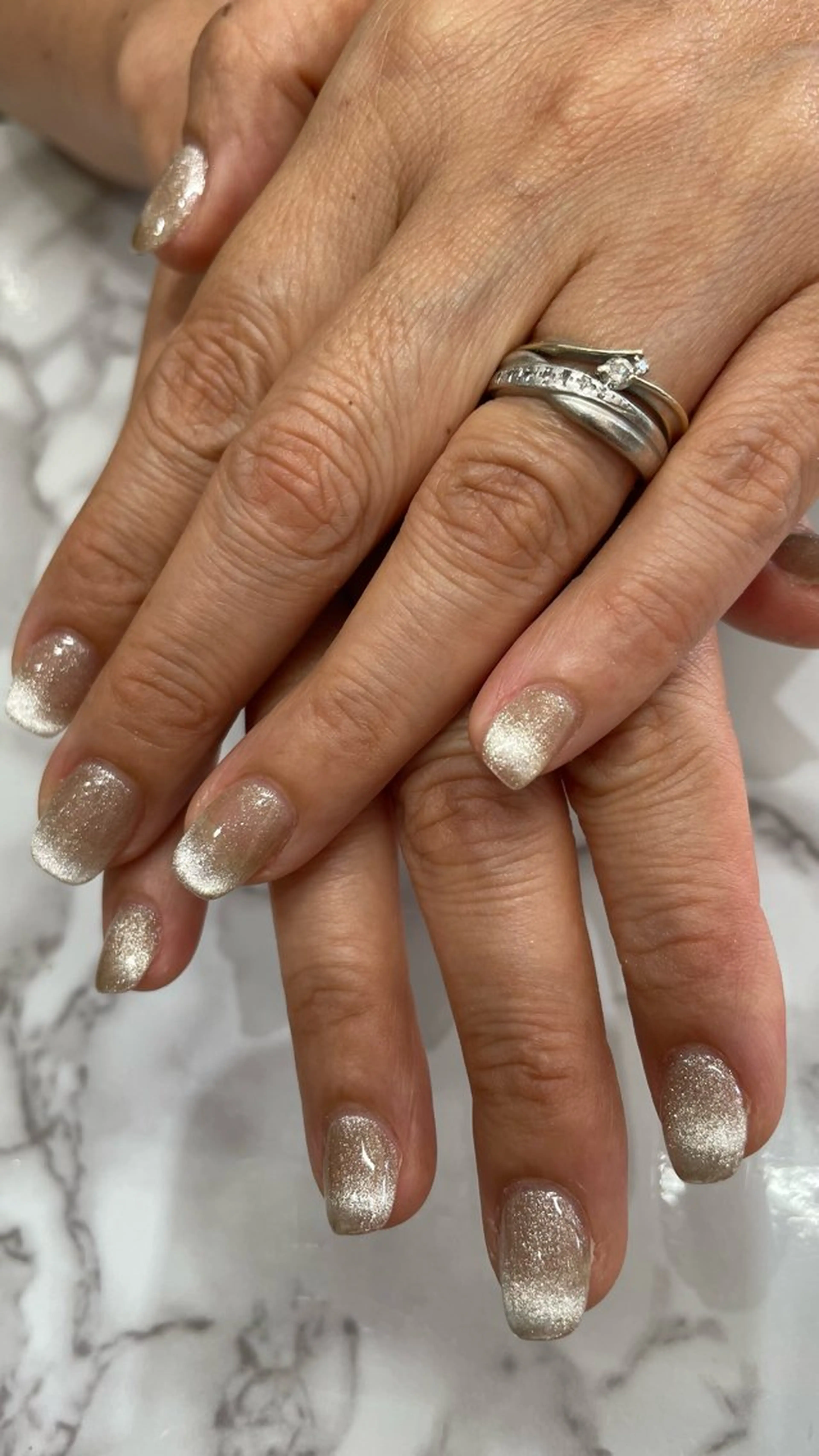 ショート ハンドネイル ブラウン 広奈子のネイルデザイン