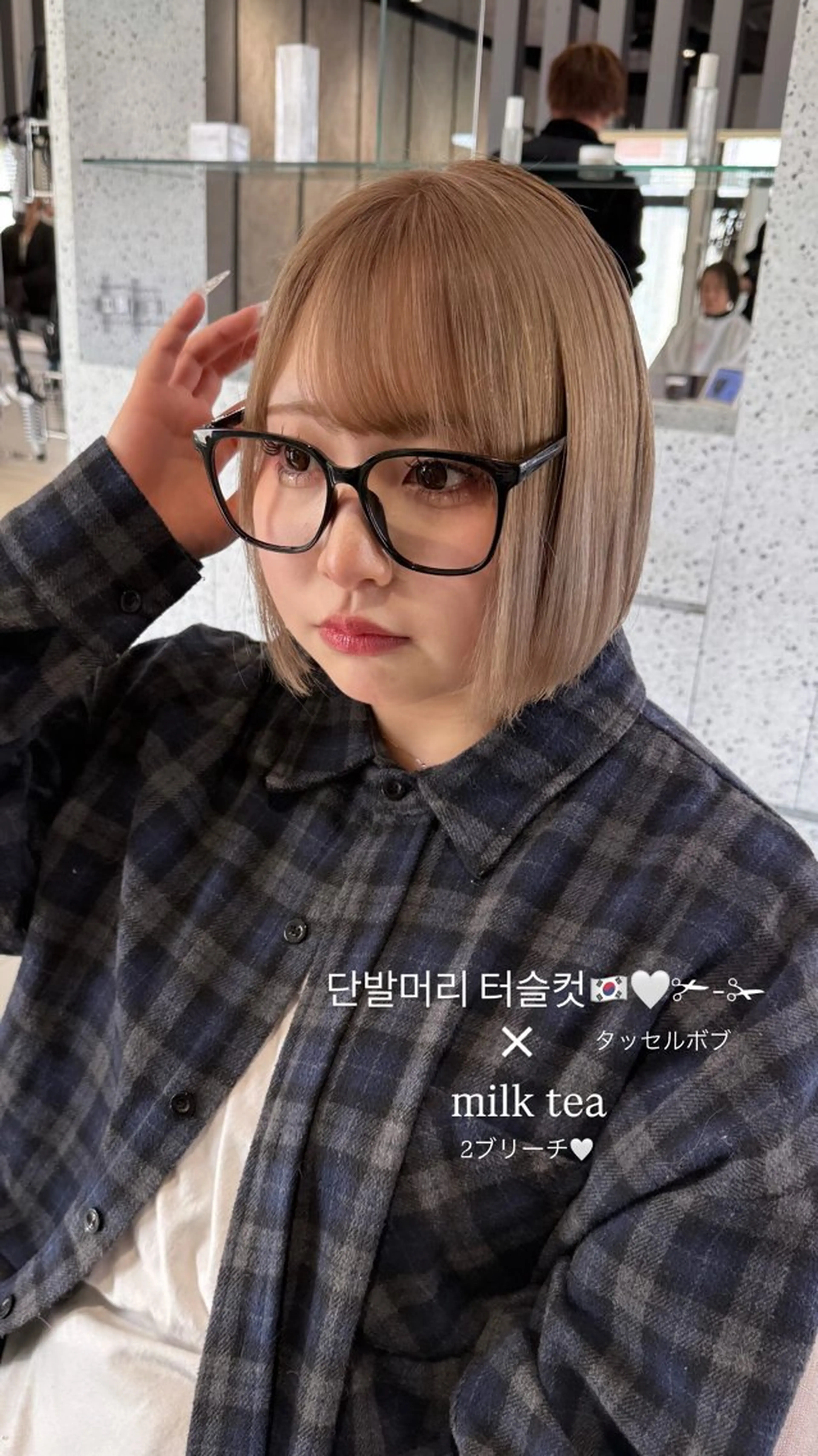 ミディアム カラー ハイトーンカラー ボブ 韓国風ヘア 阿部 優美子のヘアスタイル