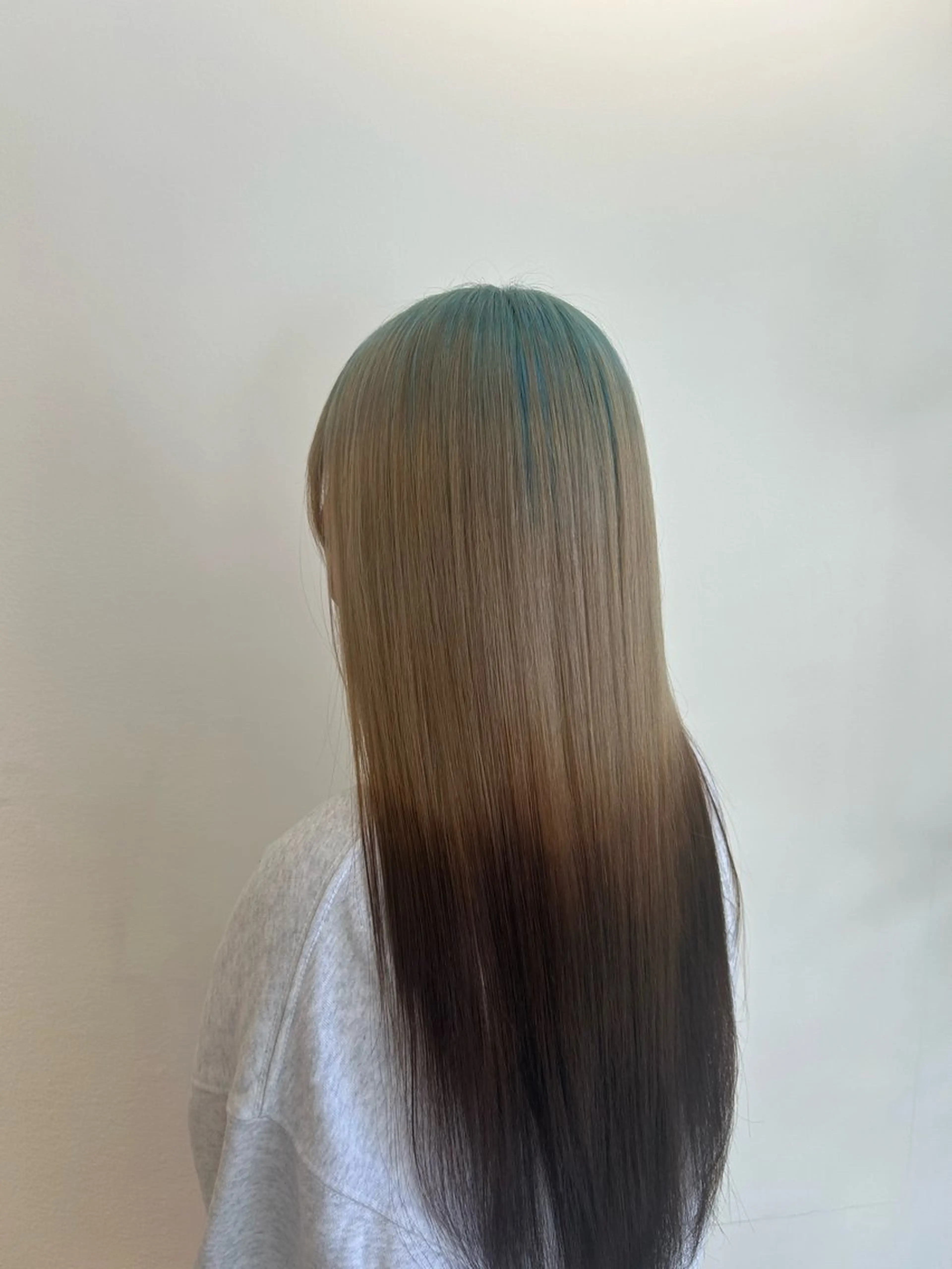 カット×デザインカラー【ブリーチ二回込み】の写真