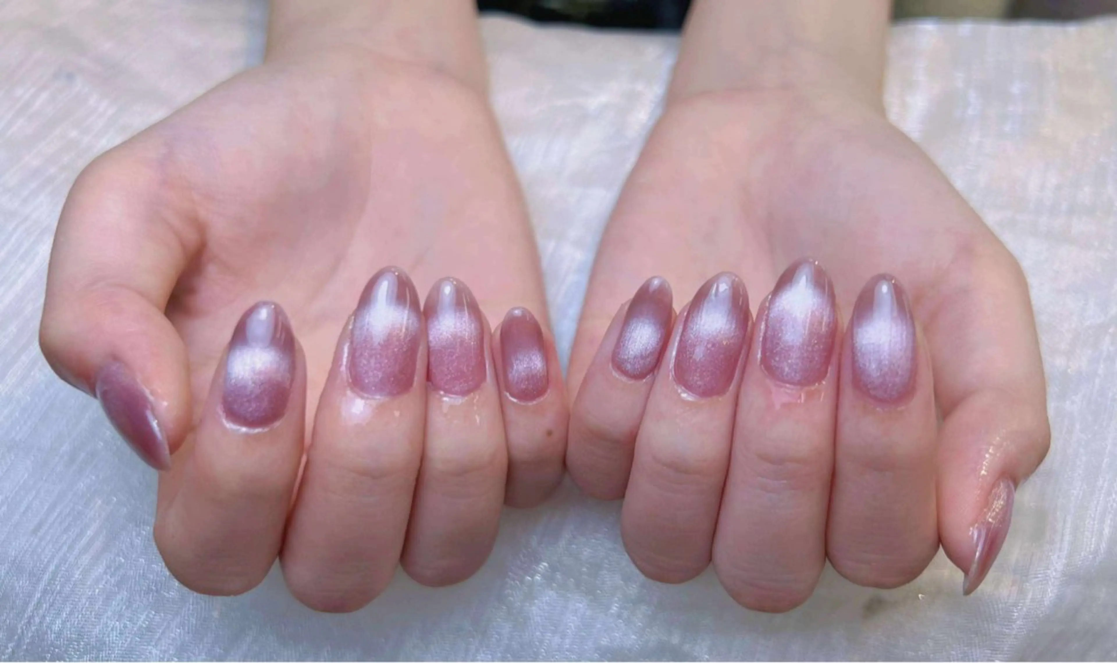 ネイル チークネイル ハート ホログラムネイル ミラーネイル ニュアンスネイル Nie Nail Shinokuboのネイルデザイン