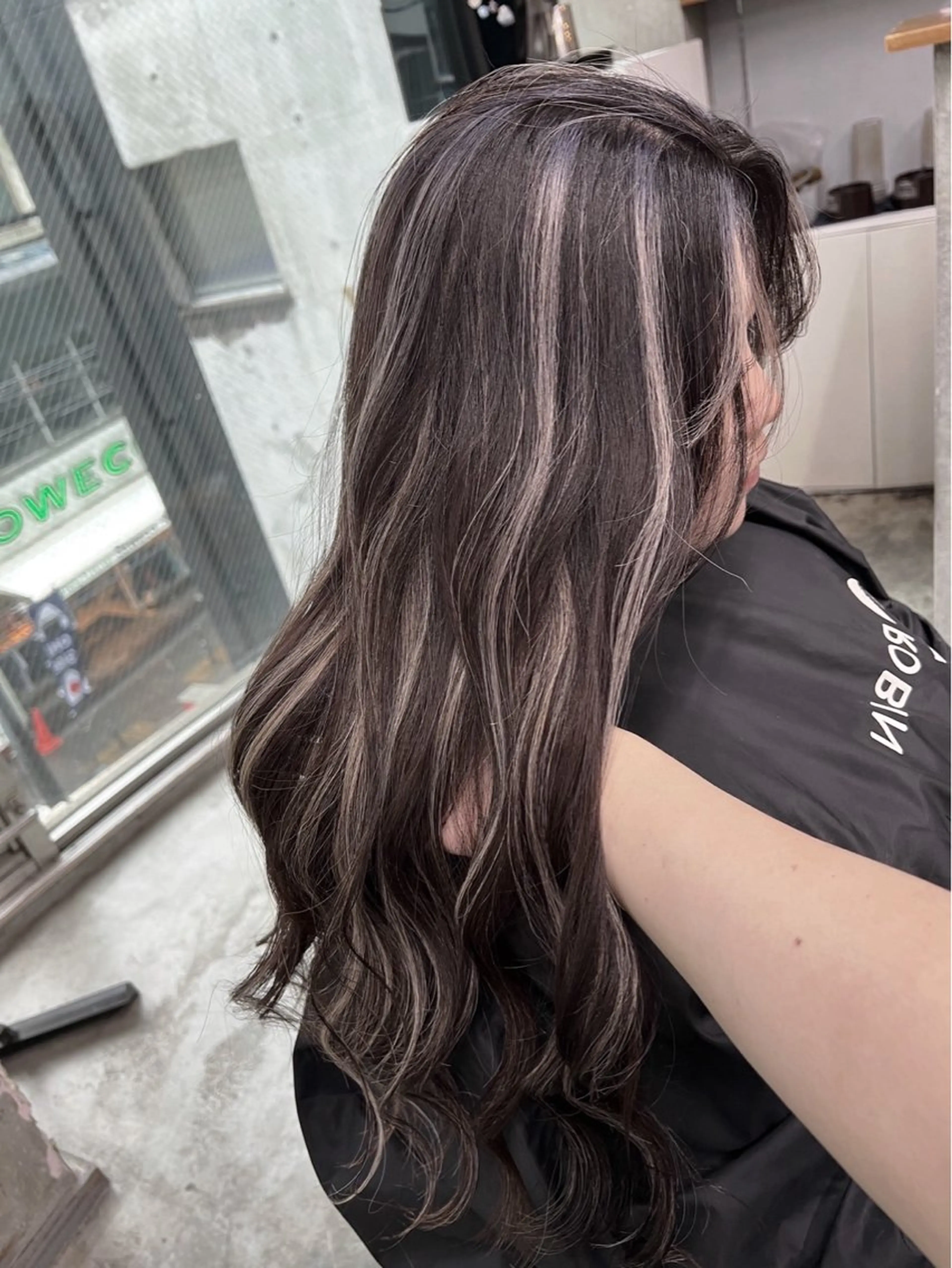 ロング カラー ダークグレー ダークグレージュ グレージュ ハイライトカラー ハイライト ヘアカラー トリートメント ROBIN所属・指名数No.1 /NAOYAのヘアスタイル