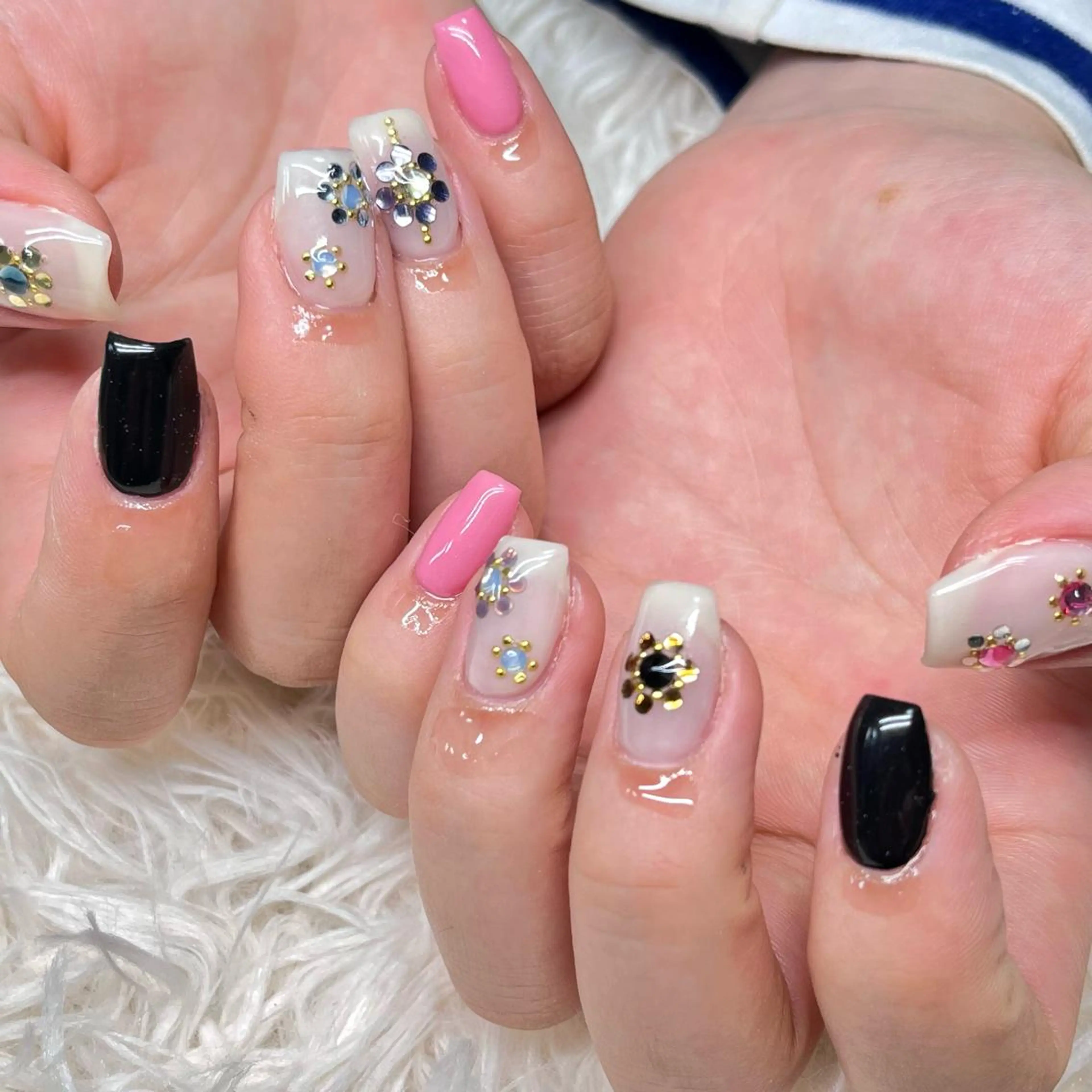 ネイル アートネイル クリアネイル フレンチネイル ジェルネイル ガラスフレンチ 🐕‍🦺Yappy 💗A-tanのネイルデザイン