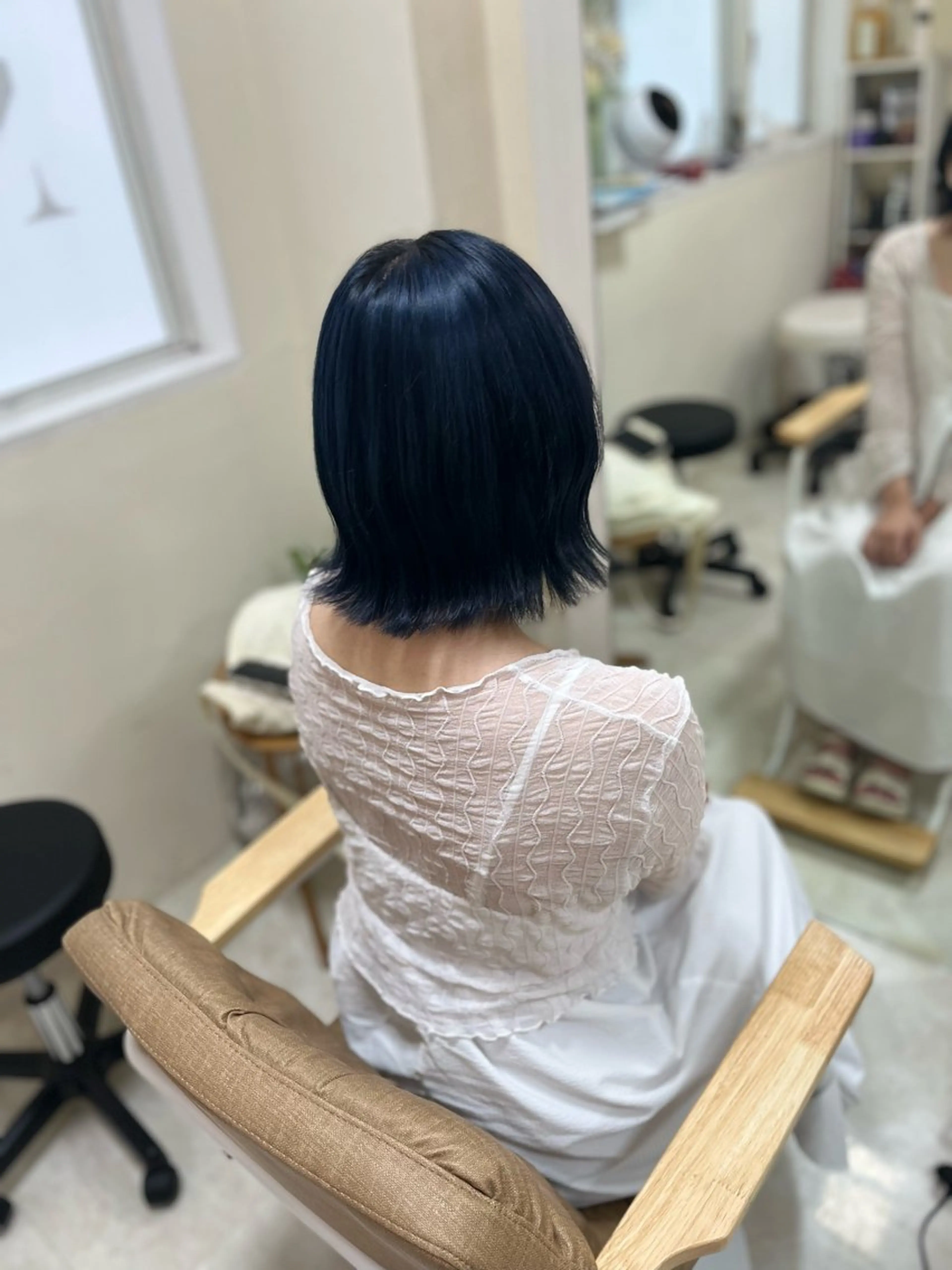 ミディアム カラー 黒髪 ブリーチ ブルーカラー ブルーブラック ヘアカラー トリートメント ミルクティー量産💙 💙ブリーチ特化💙のヘアスタイル