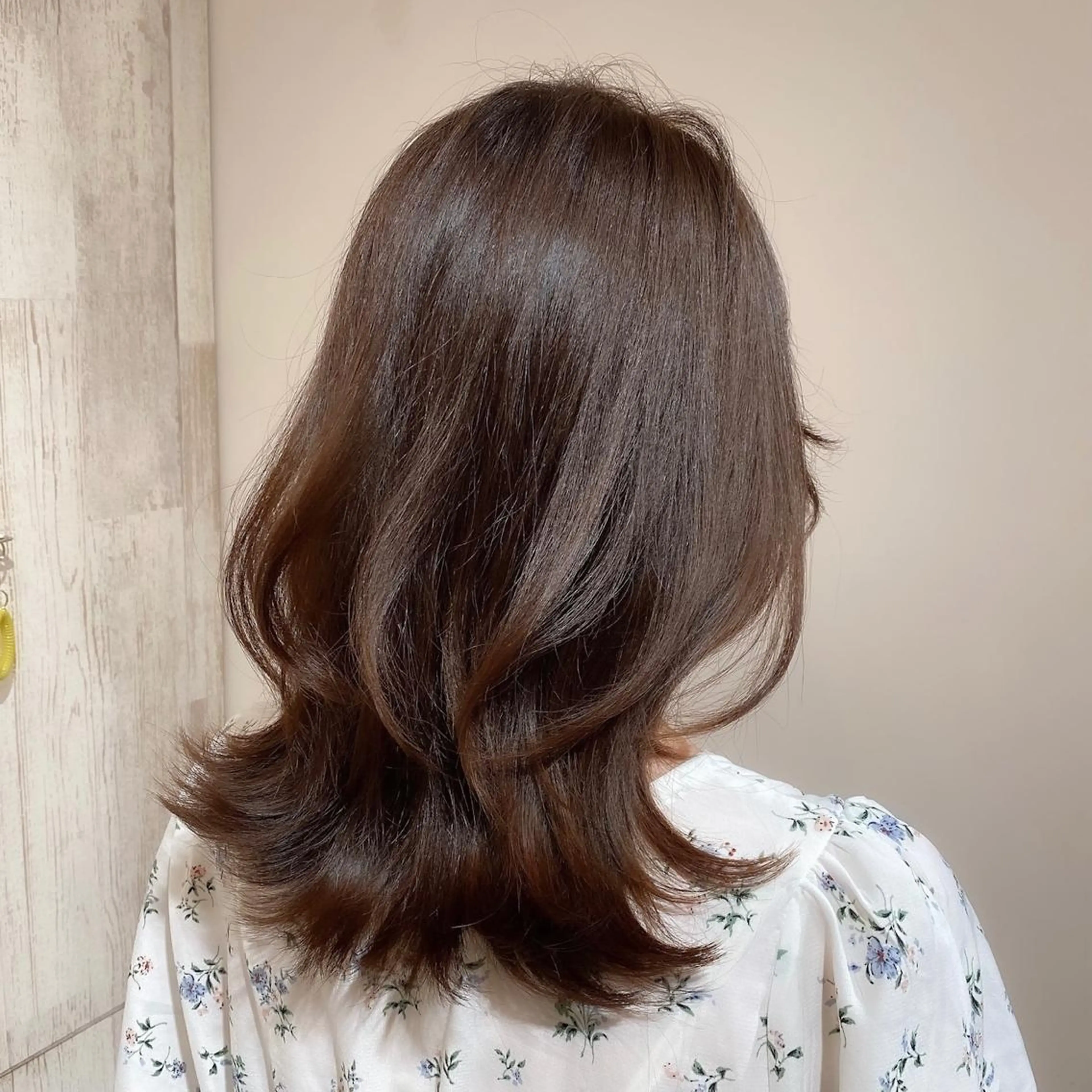 ミディアム カラー カット ヘアカラー トリートメント On所属・顔まわりカット🌟 くびれヘア/寺門遥輝のヘアスタイル