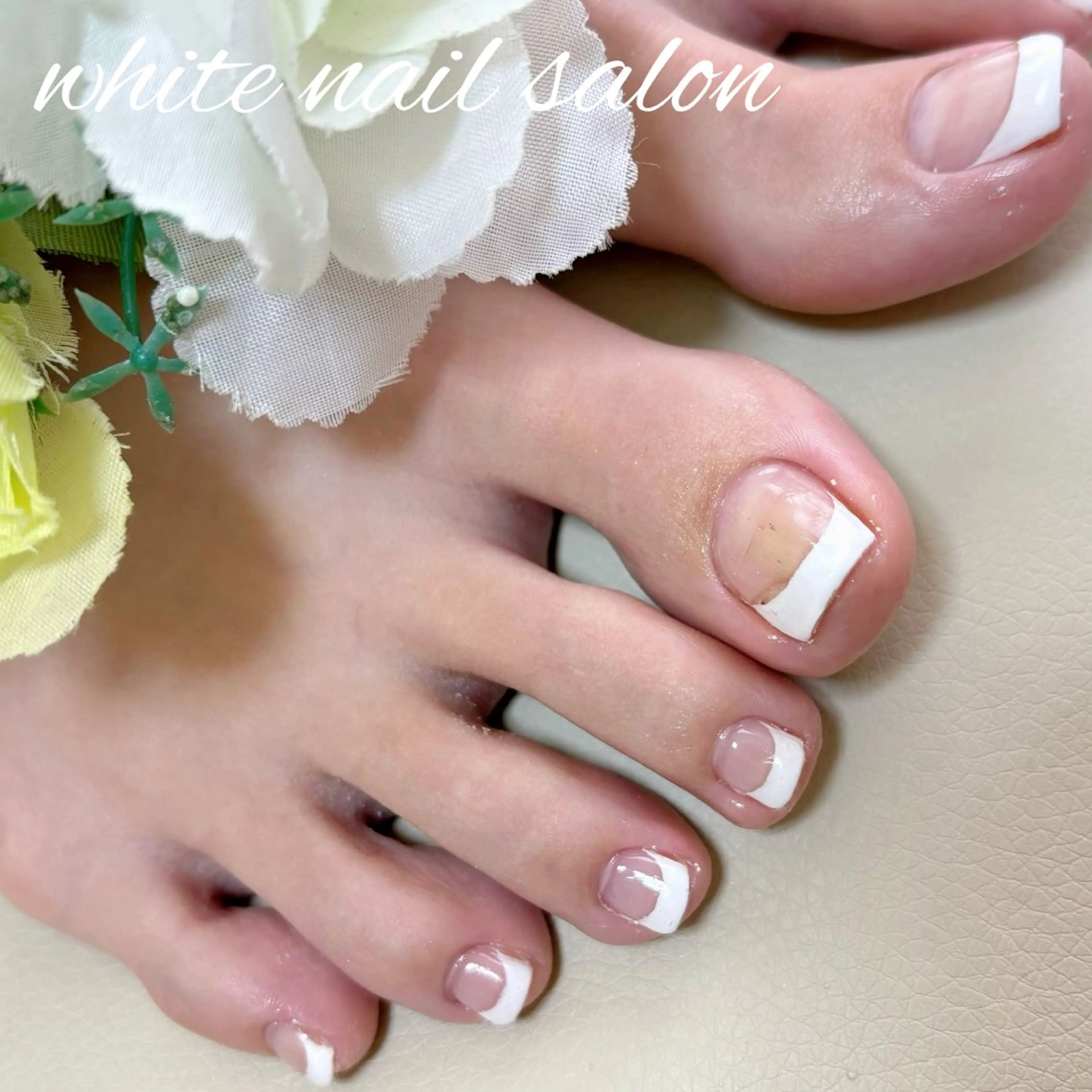 ネイル ホワイト フットネイル white nail salonのネイルデザイン