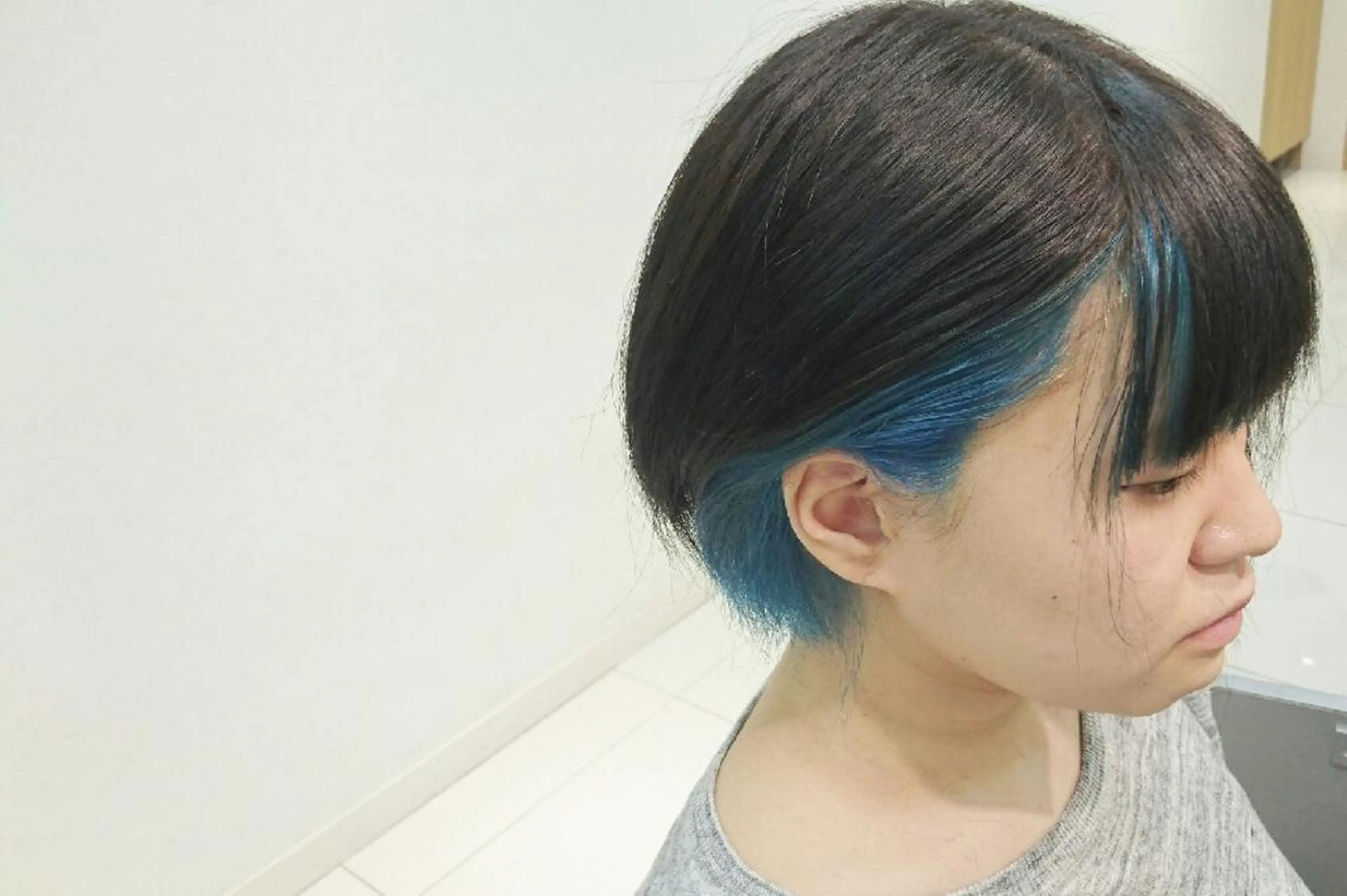 ショート カラー インナーカラー 透明感ハイライト◎ 伊藤夏海のヘアスタイル