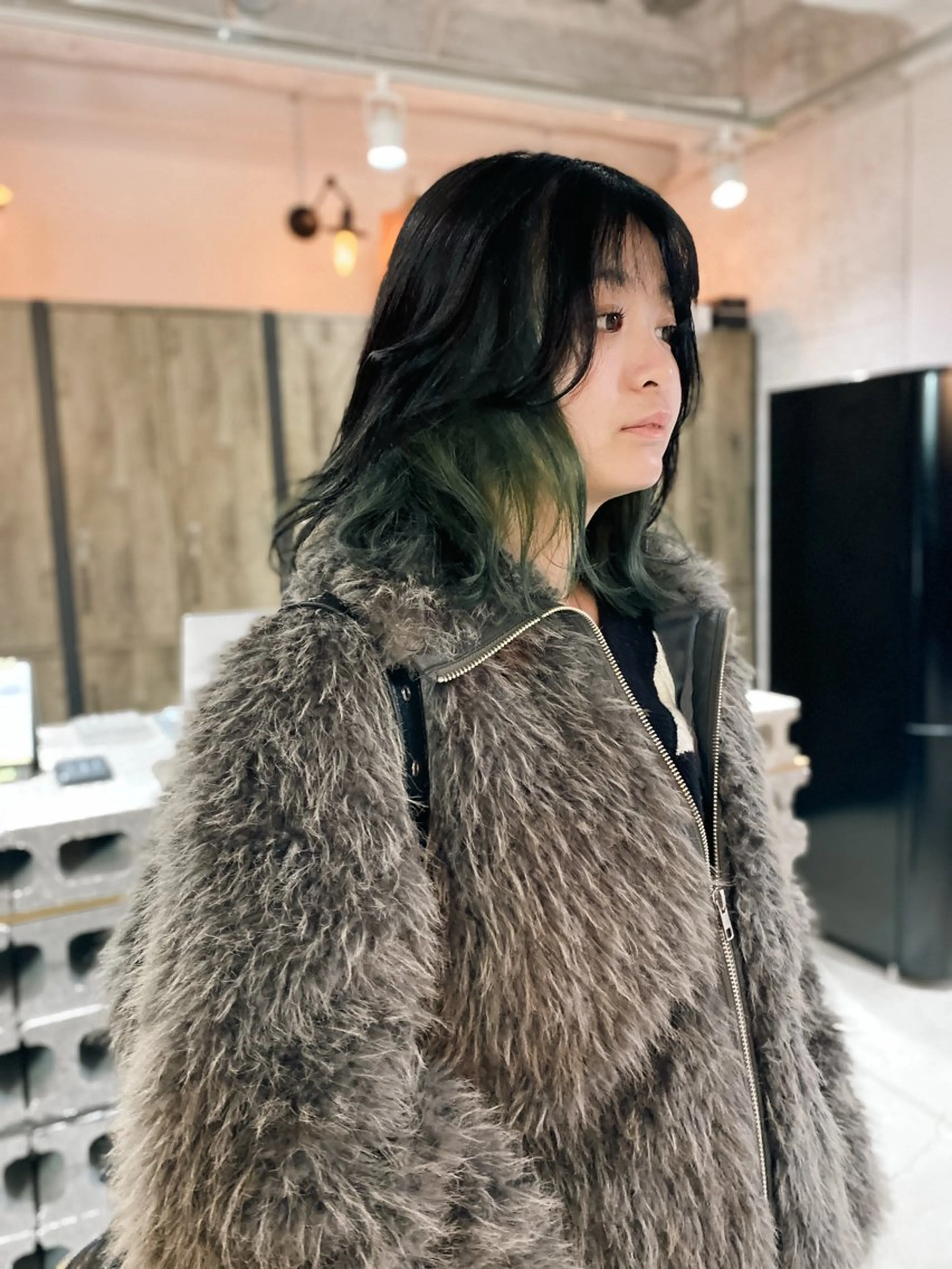 セミロング カラー KOOKI スティードトーキョーのヘアスタイル