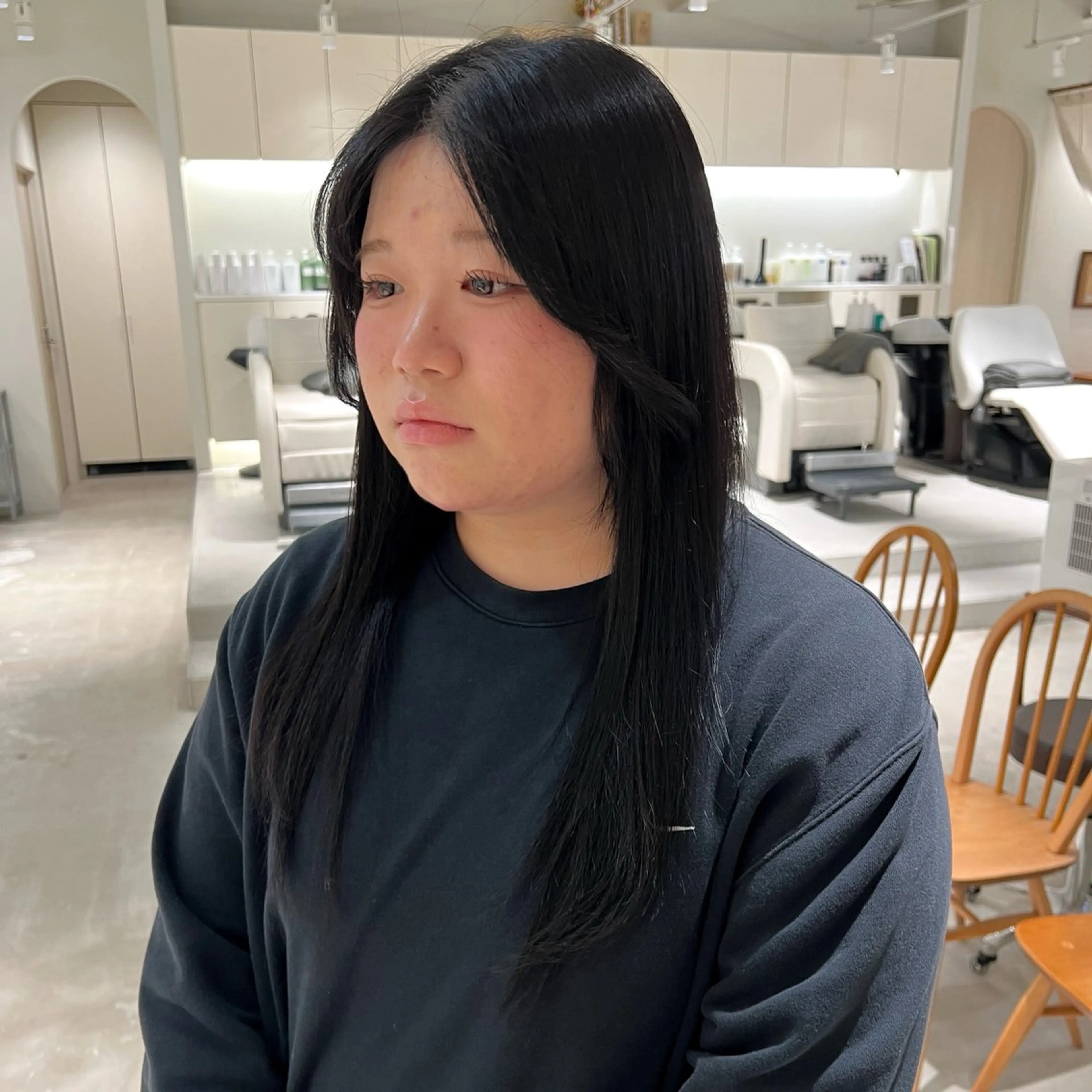 ロング カラー ヘアカラー 周東 芽依のヘアスタイル